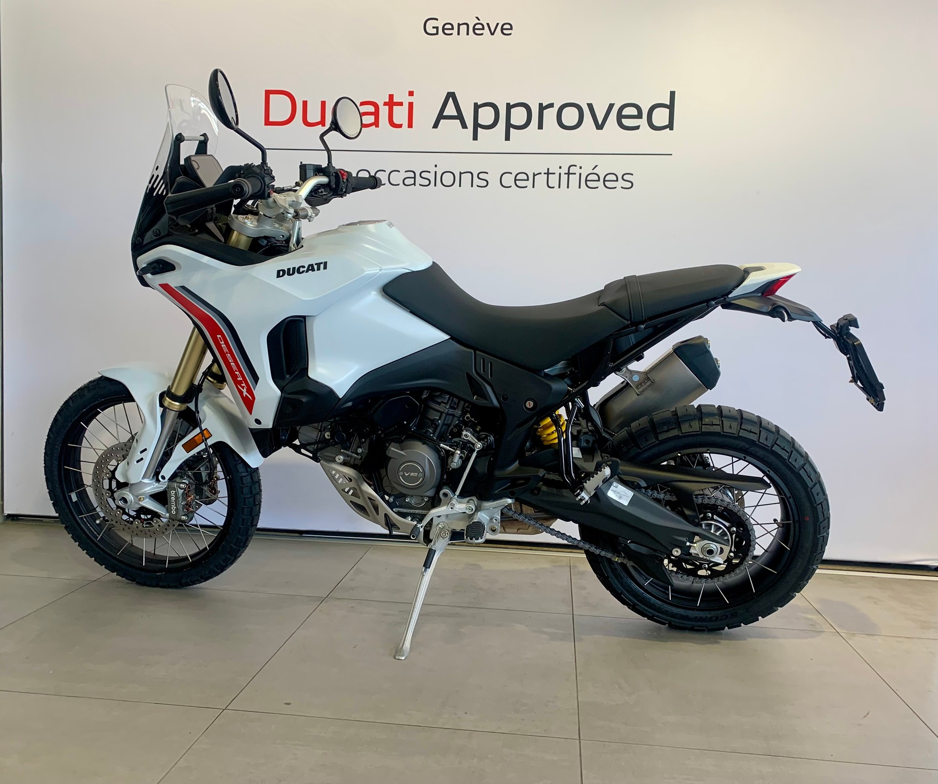 DUCATI DESERT X 890-showroom-element-1