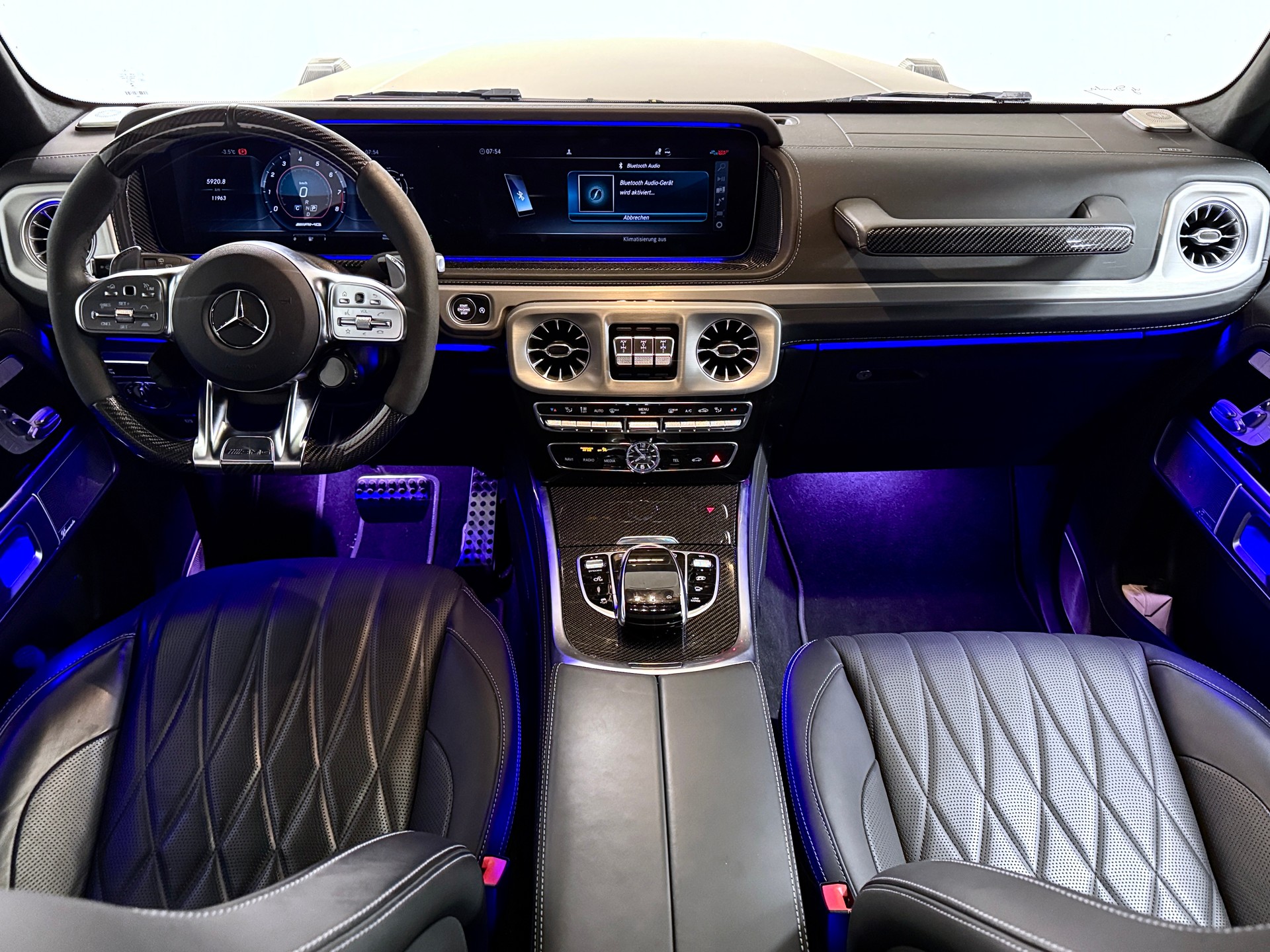 MERCEDES-BENZ G 63 AMG | AMG SONDERLACKIERUNG | CARBON PAKET-image-6