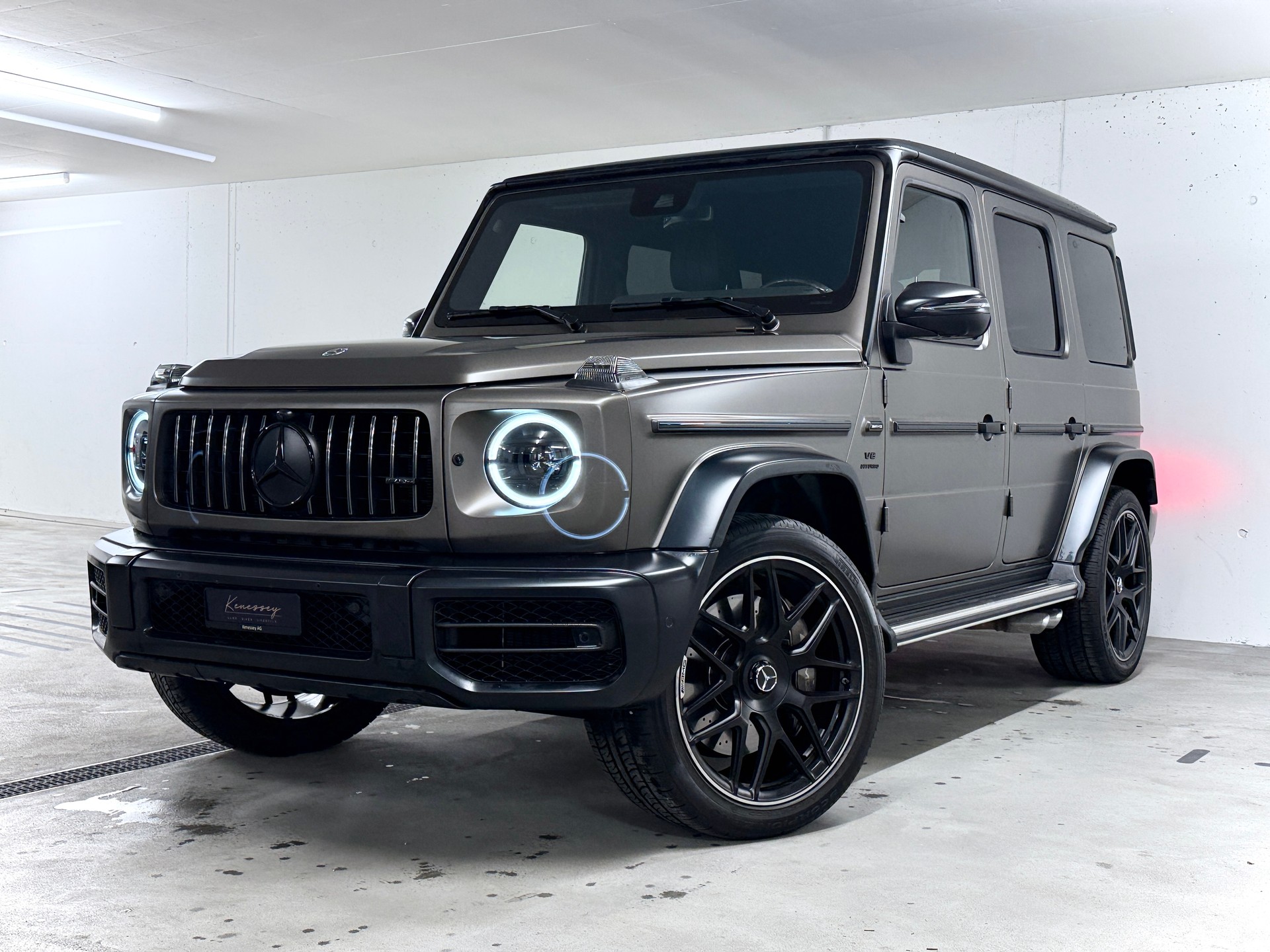 MERCEDES-BENZ G 63 AMG | AMG SONDERLACKIERUNG | CARBON PAKET-image-12