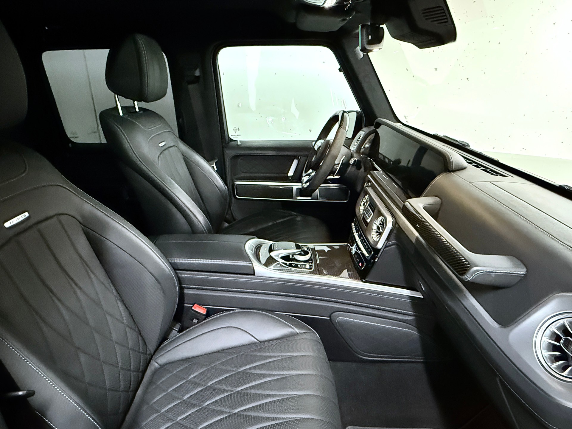 MERCEDES-BENZ G 63 AMG | AMG SONDERLACKIERUNG | CARBON PAKET-image-9