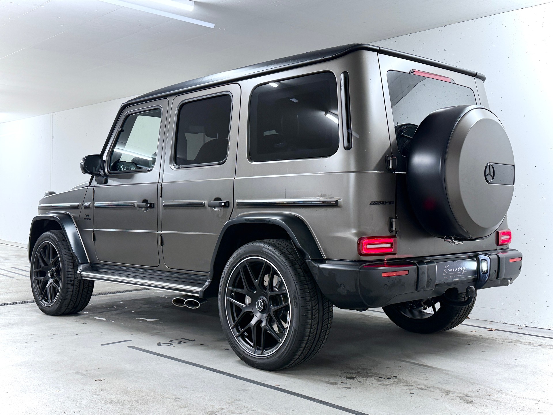 MERCEDES-BENZ G 63 AMG | AMG SONDERLACKIERUNG | CARBON PAKET-image-14