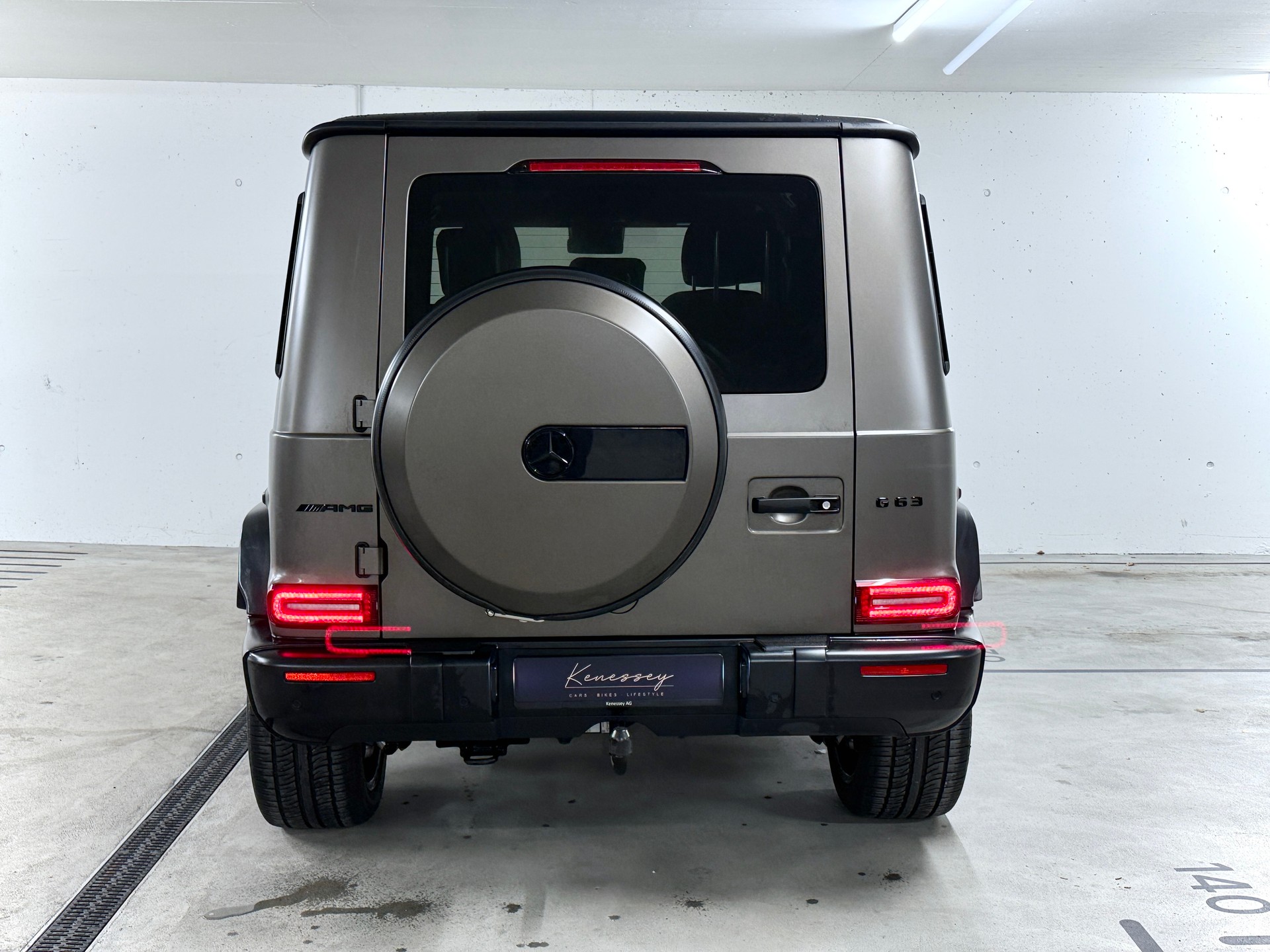 MERCEDES-BENZ G 63 AMG | AMG SONDERLACKIERUNG | CARBON PAKET-image-3