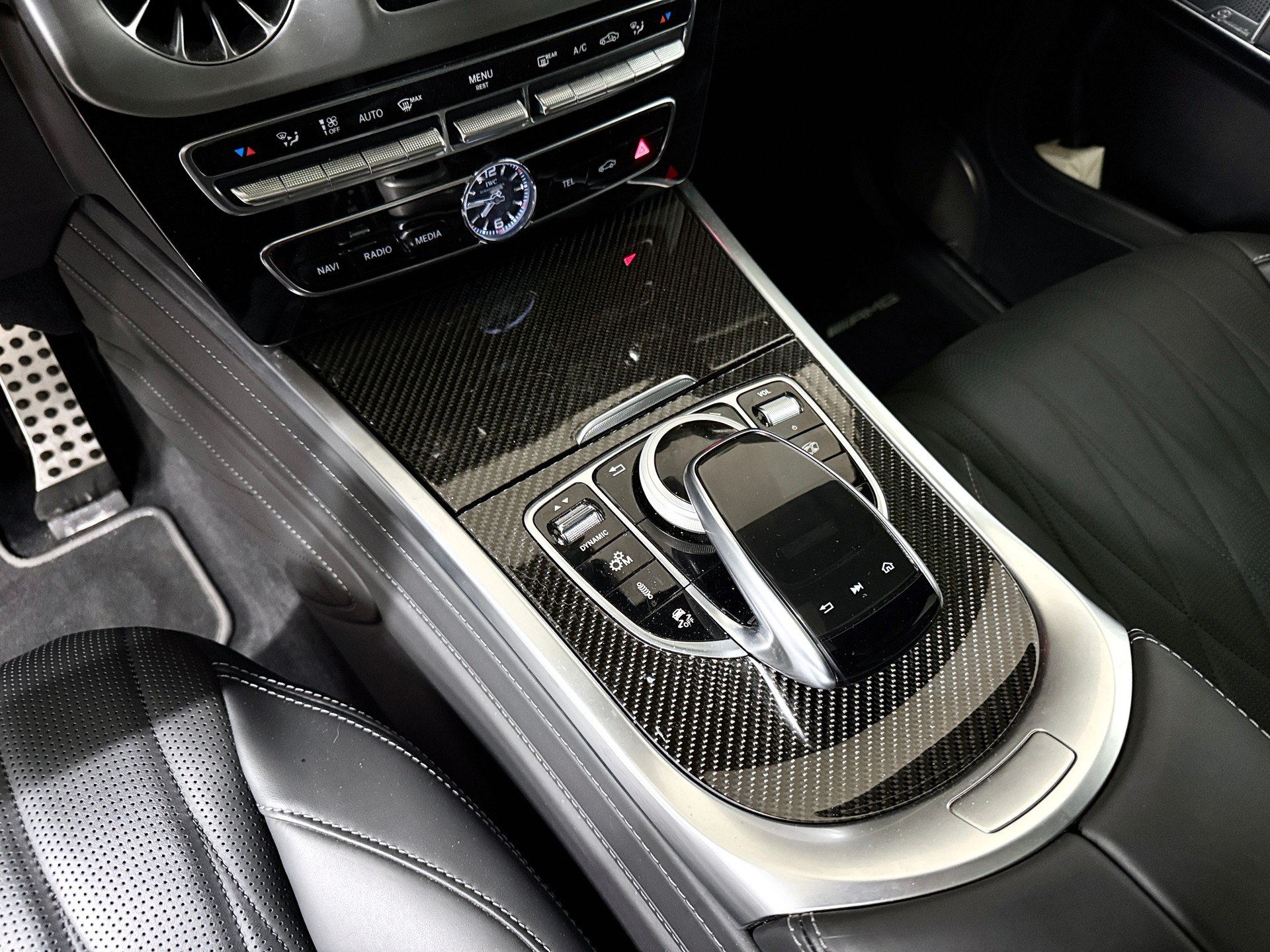 MERCEDES-BENZ G 63 AMG | AMG SONDERLACKIERUNG | CARBON PAKET-image-8