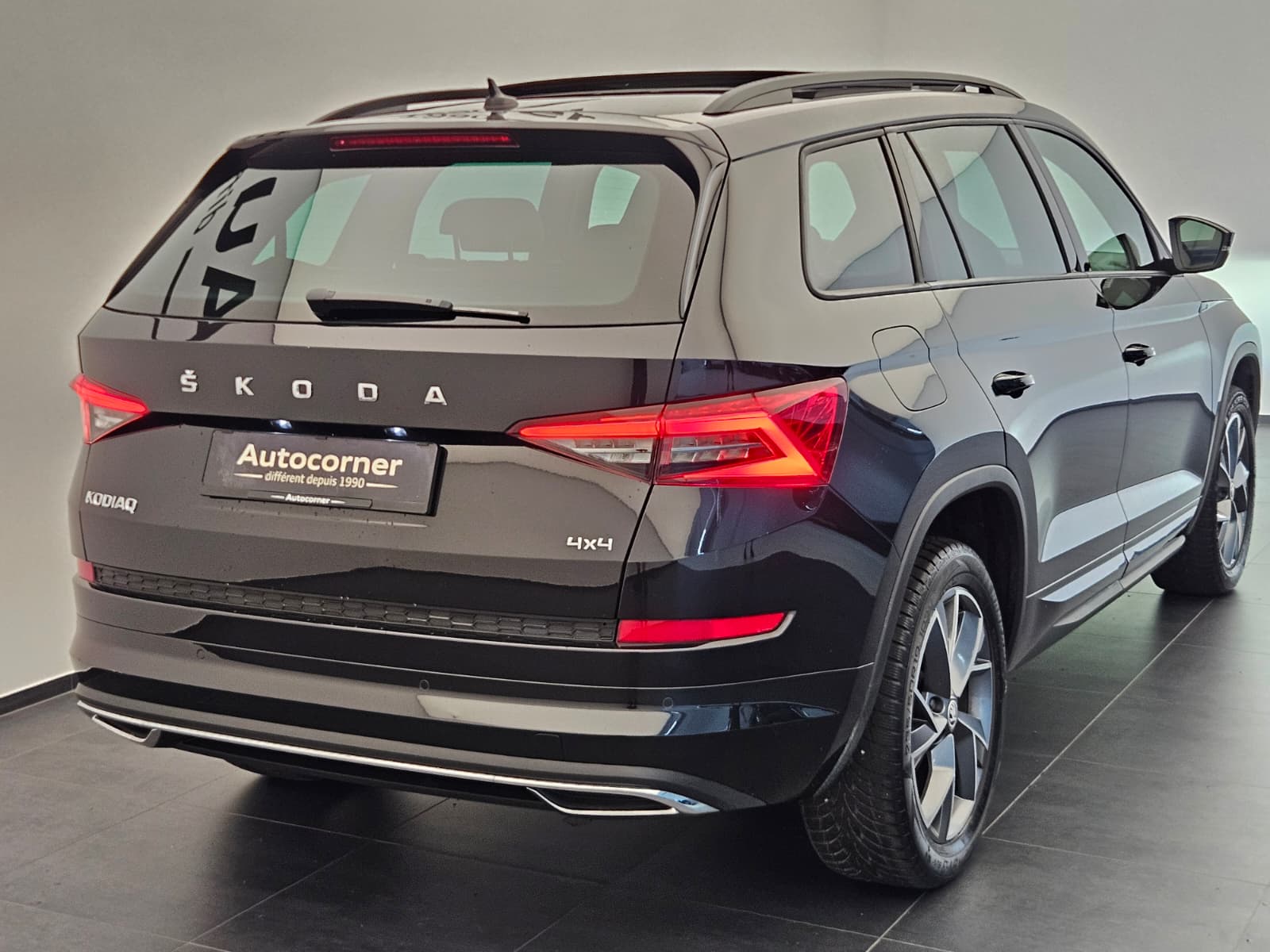SKODA Kodiaq 2.0 TSI 4x4 Sport Line-image-6
