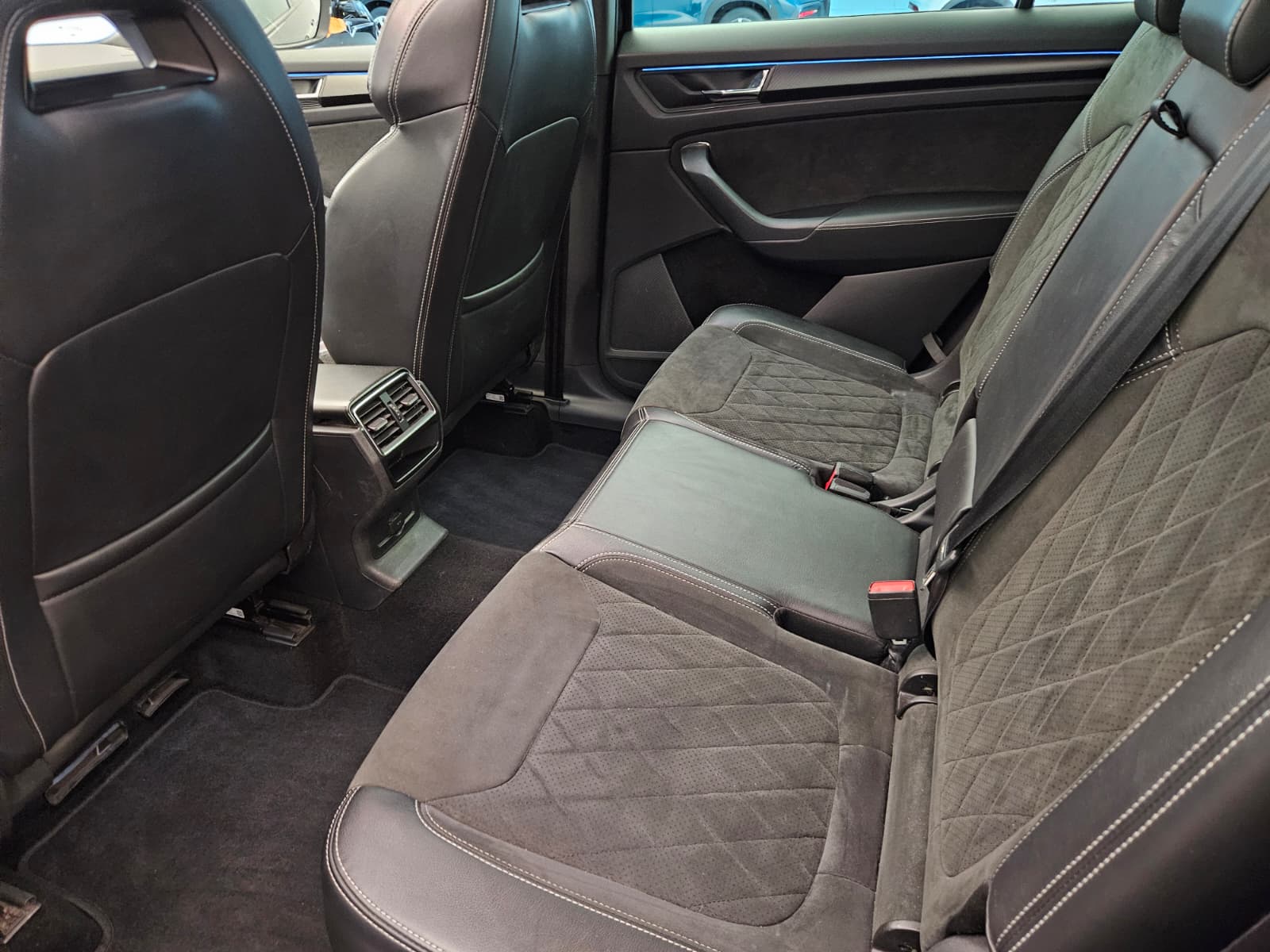 SKODA Kodiaq 2.0 TSI 4x4 Sport Line-image-11