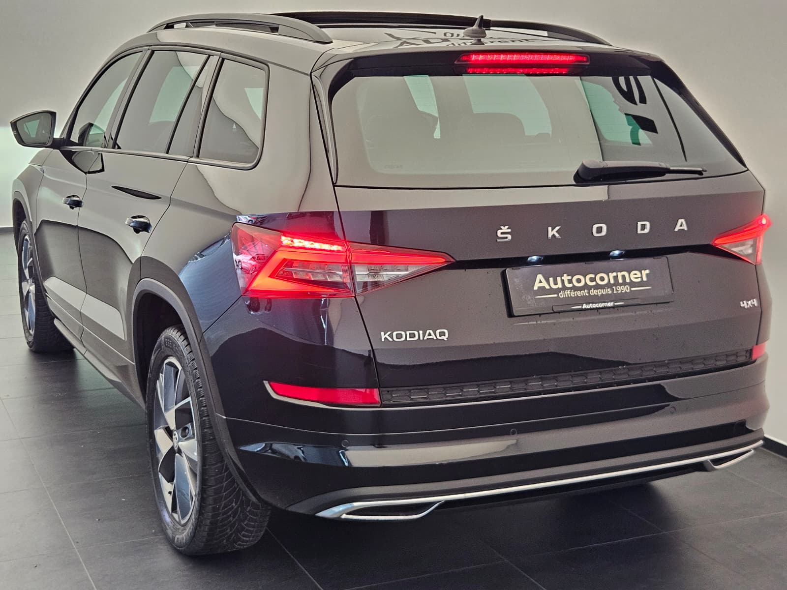 SKODA Kodiaq 2.0 TSI 4x4 Sport Line-image-8