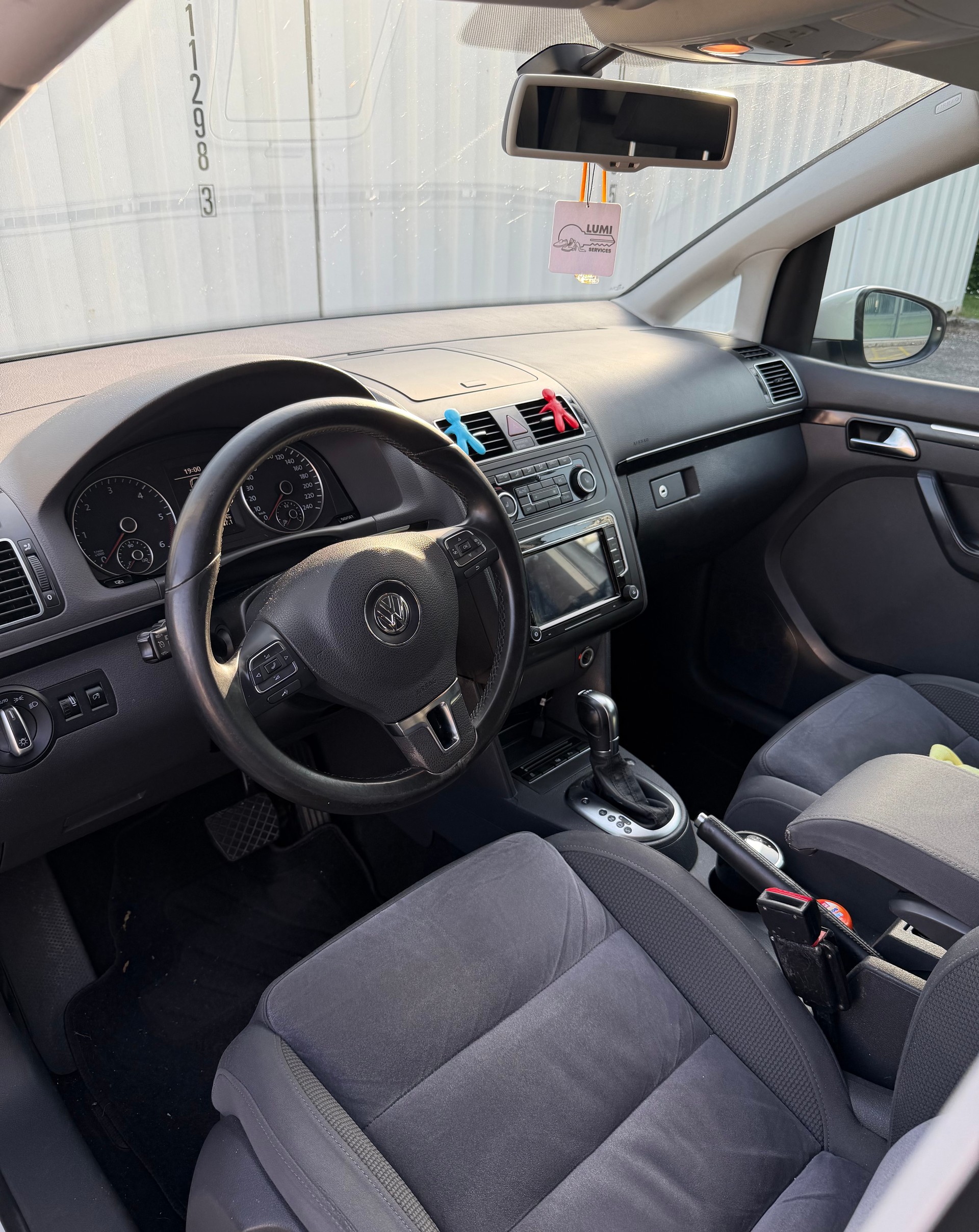 VW Touran 2.0 TDI Highline DSG-image-8