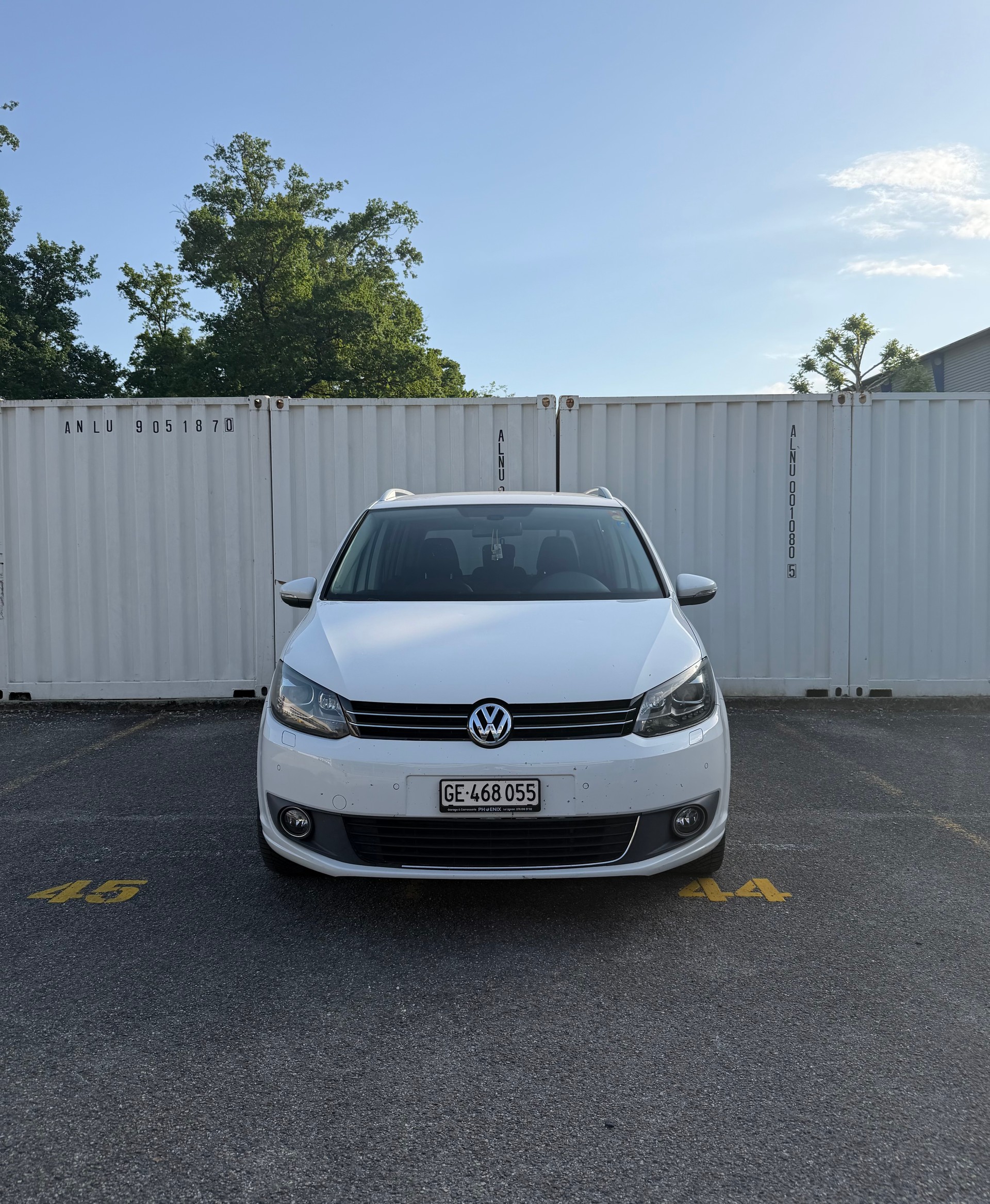 VW Touran 2.0 TDI Highline DSG-image-1