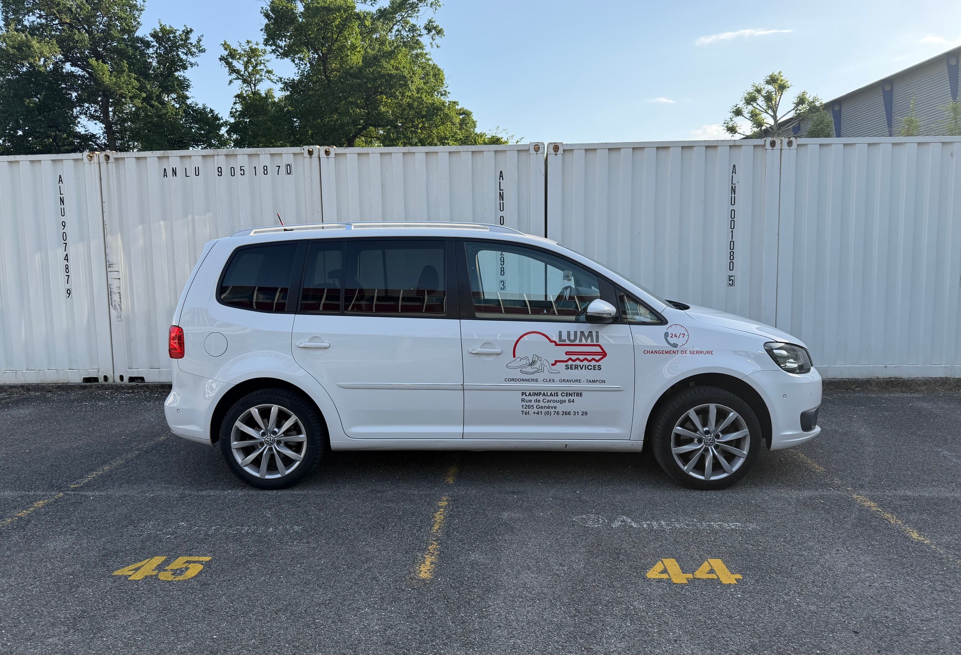 VW Touran 2.0 TDI Highline DSG-image-4