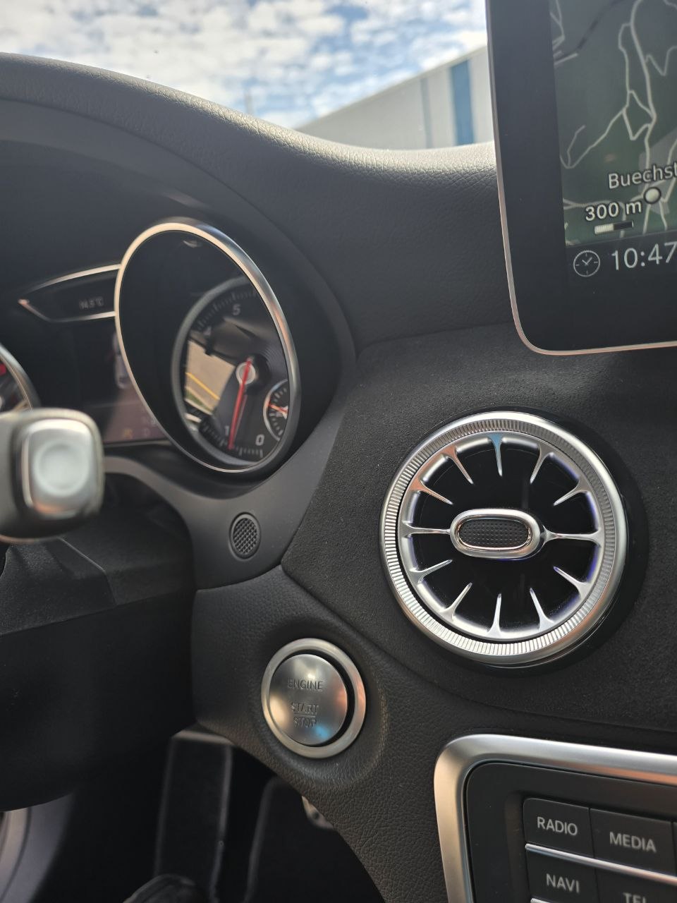 MERCEDES-BENZ CLA 250 Sport 4Matic 7G-DCT-image-10