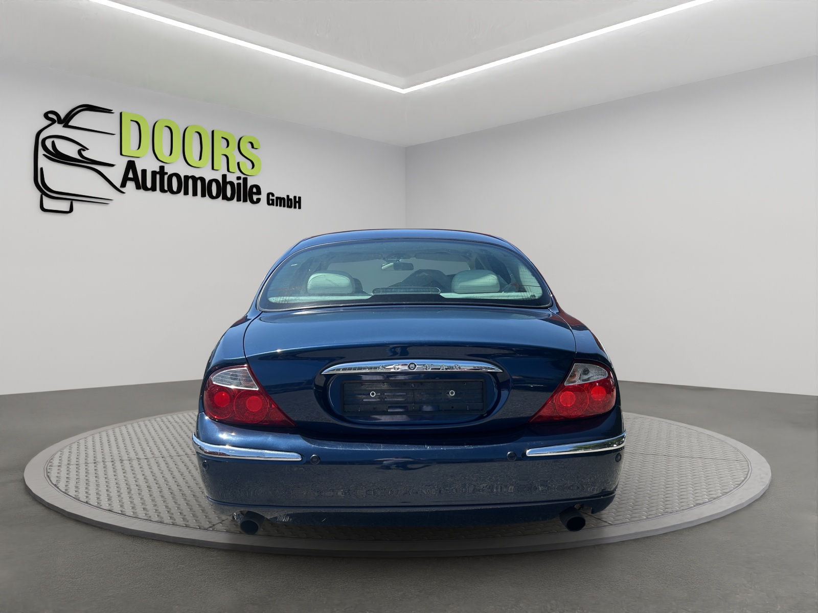 JAGUAR S-Type 3.0 V6 Executive-showroom-element-3