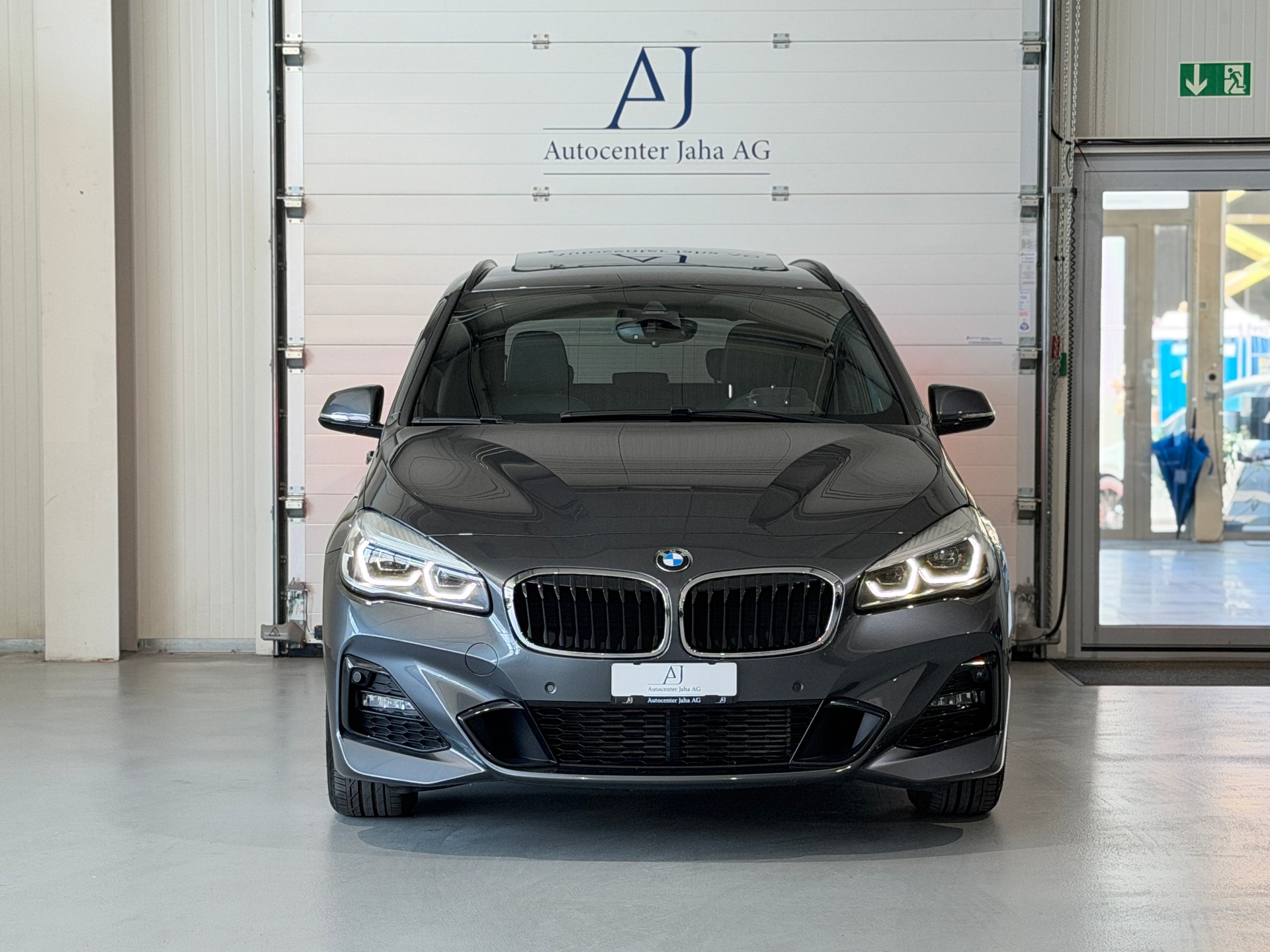 BMW 218d xDrive Active Tourer Steptronic M Sport (CH) AHK 1.6T - Vollaustattung-showroom-element-3