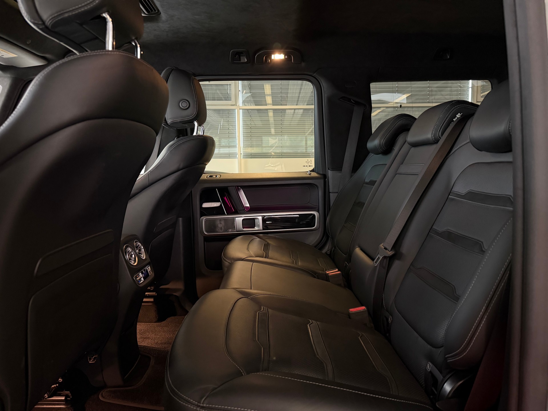 MERCEDES-BENZ G 63 AMG | CH | Erstbesitz | Massage | Designo Graphit | AMG Night | Widescreen | TV | AHK | EUR.1 Möglich | MFK 07/2026 |-image-24