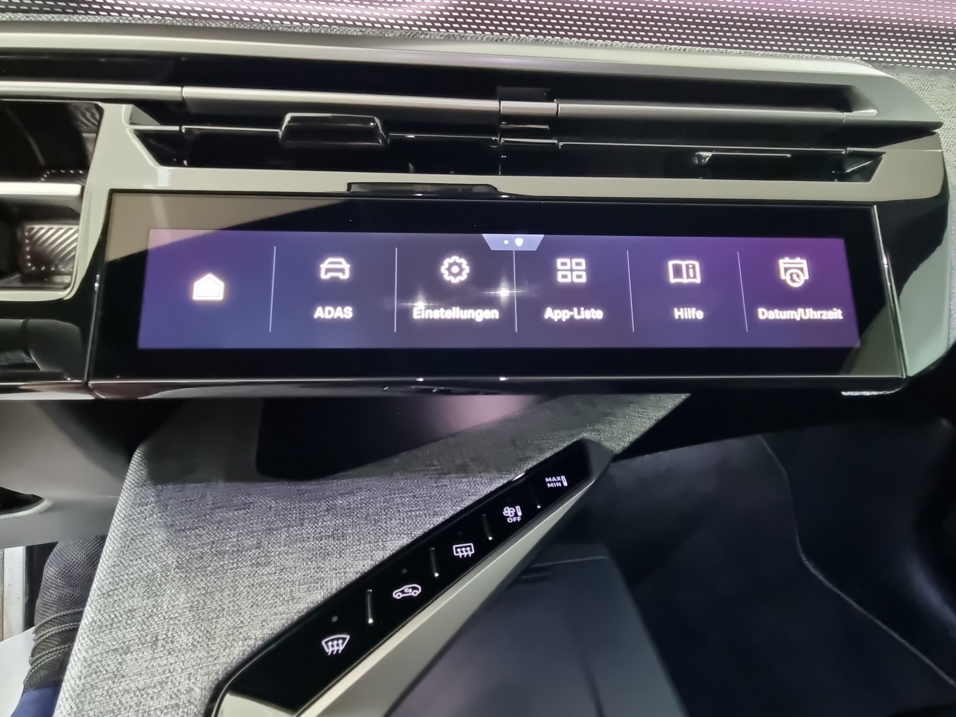 PEUGEOT 5008 145 Hybrid GT 7-Plätzer-image-14