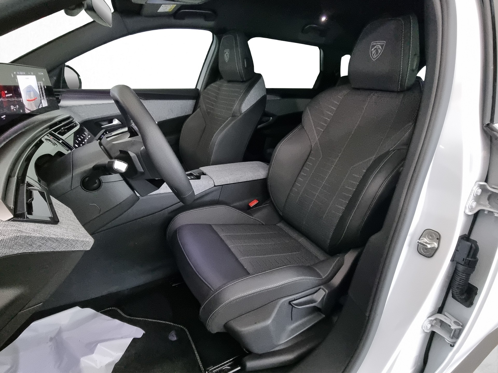 PEUGEOT 5008 145 Hybrid GT 7-Plätzer-image-5