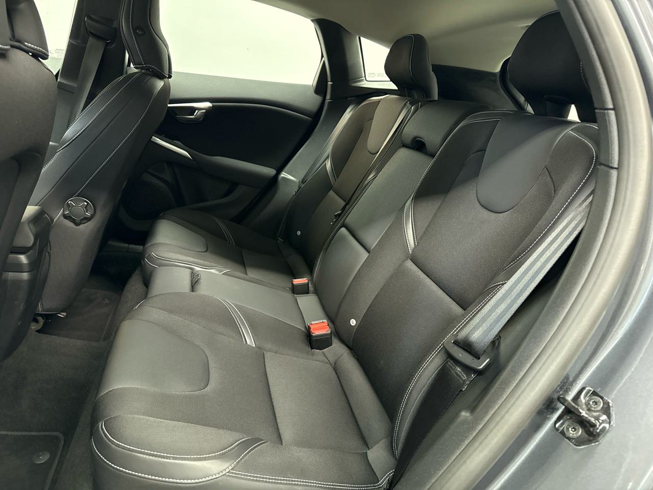 VOLVO V40 D3 Kinetic-image-8