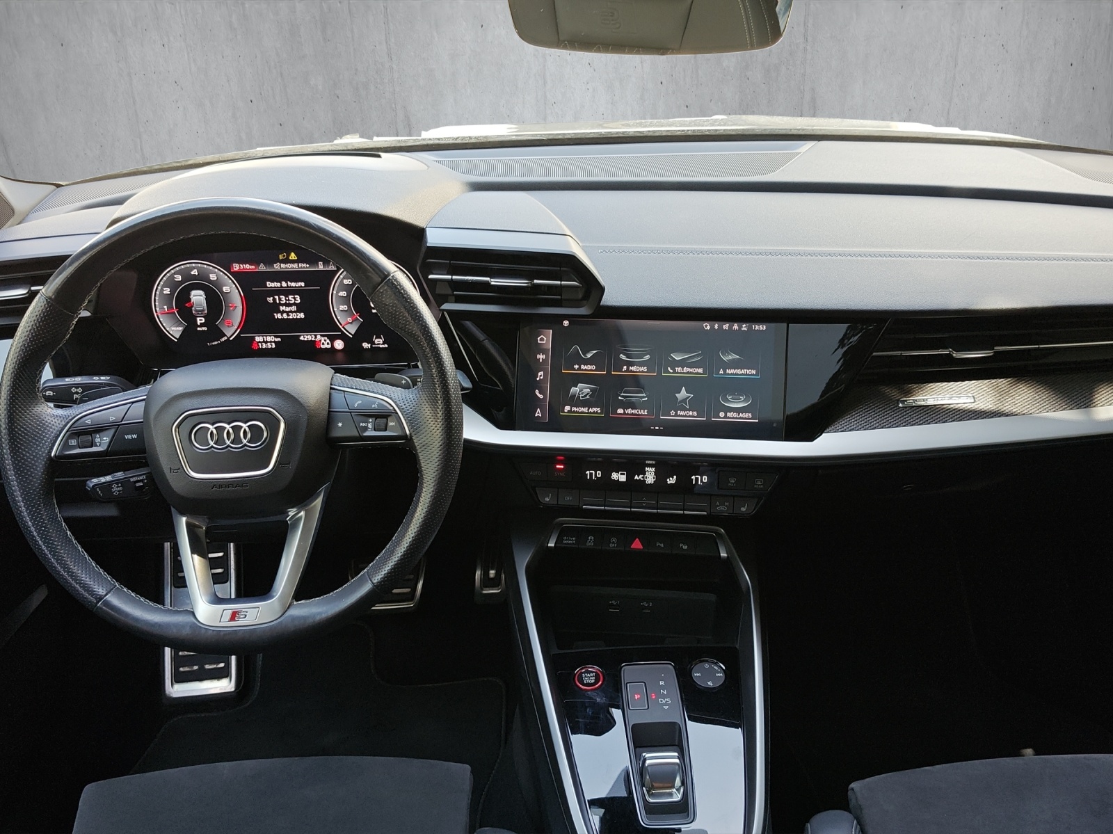 AUDI S3 Sportback 2.0 TFSI quattro S-tronic-image-11