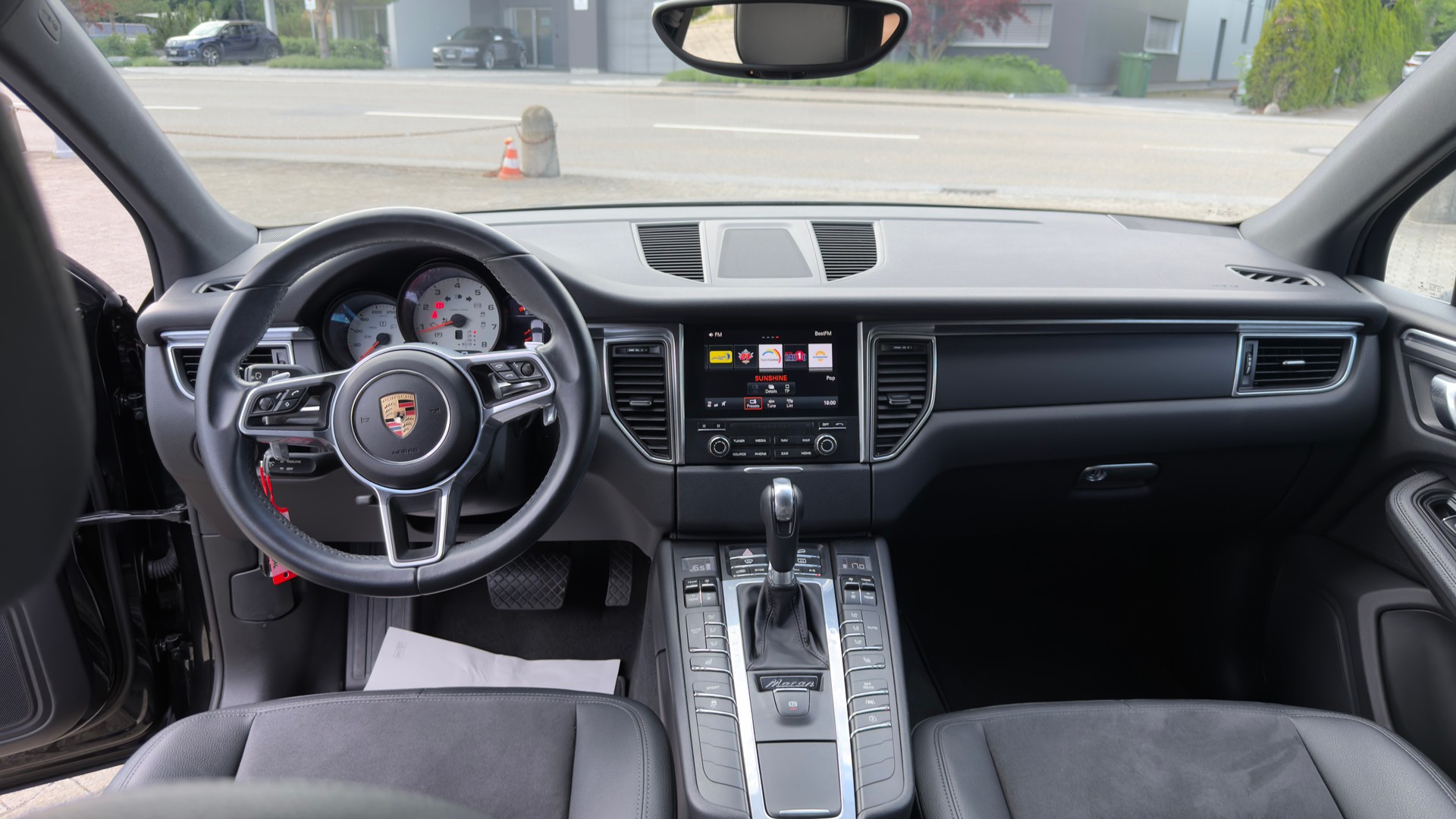 PORSCHE Macan PDK-image-13