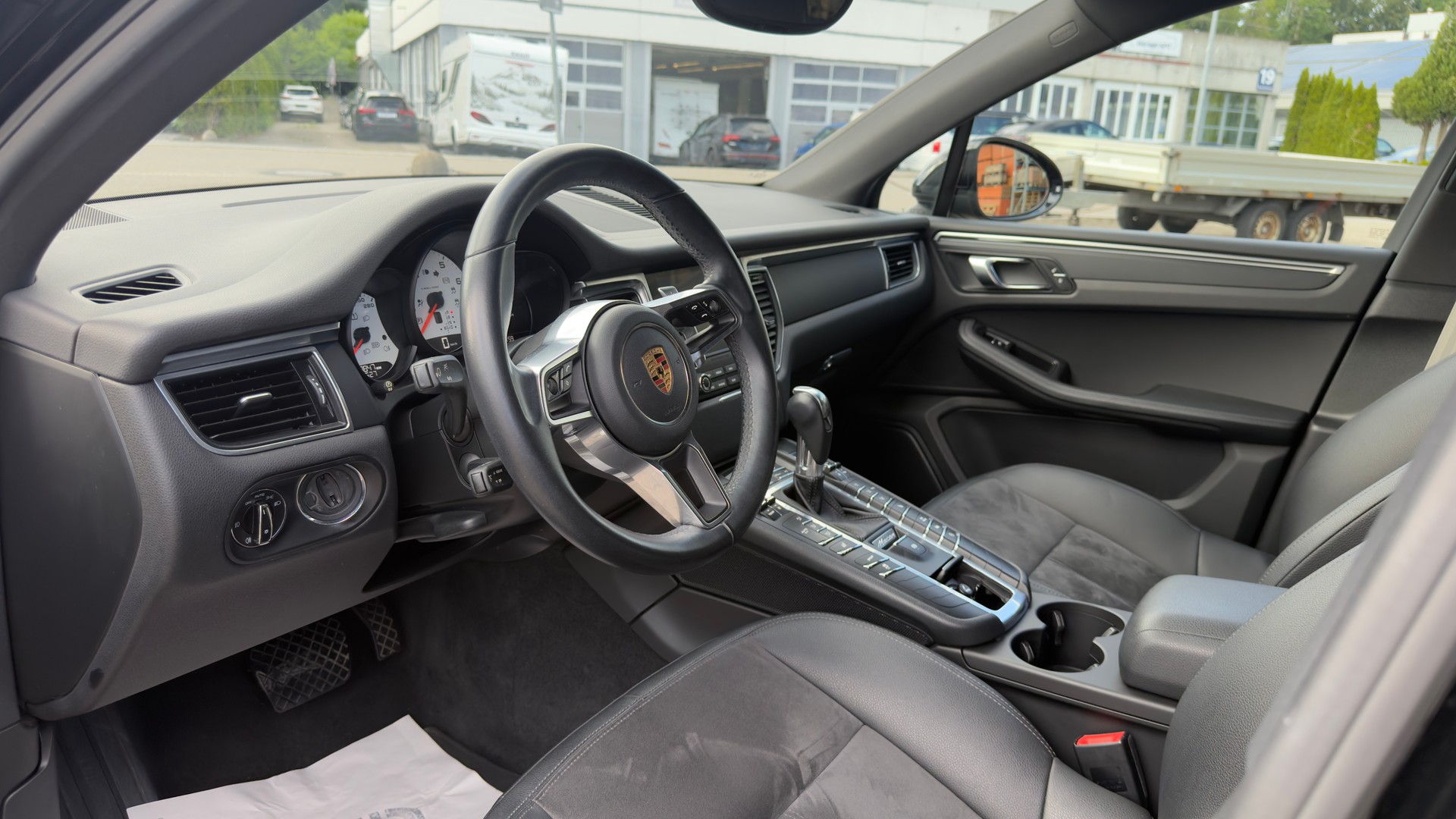 PORSCHE Macan PDK-image-8