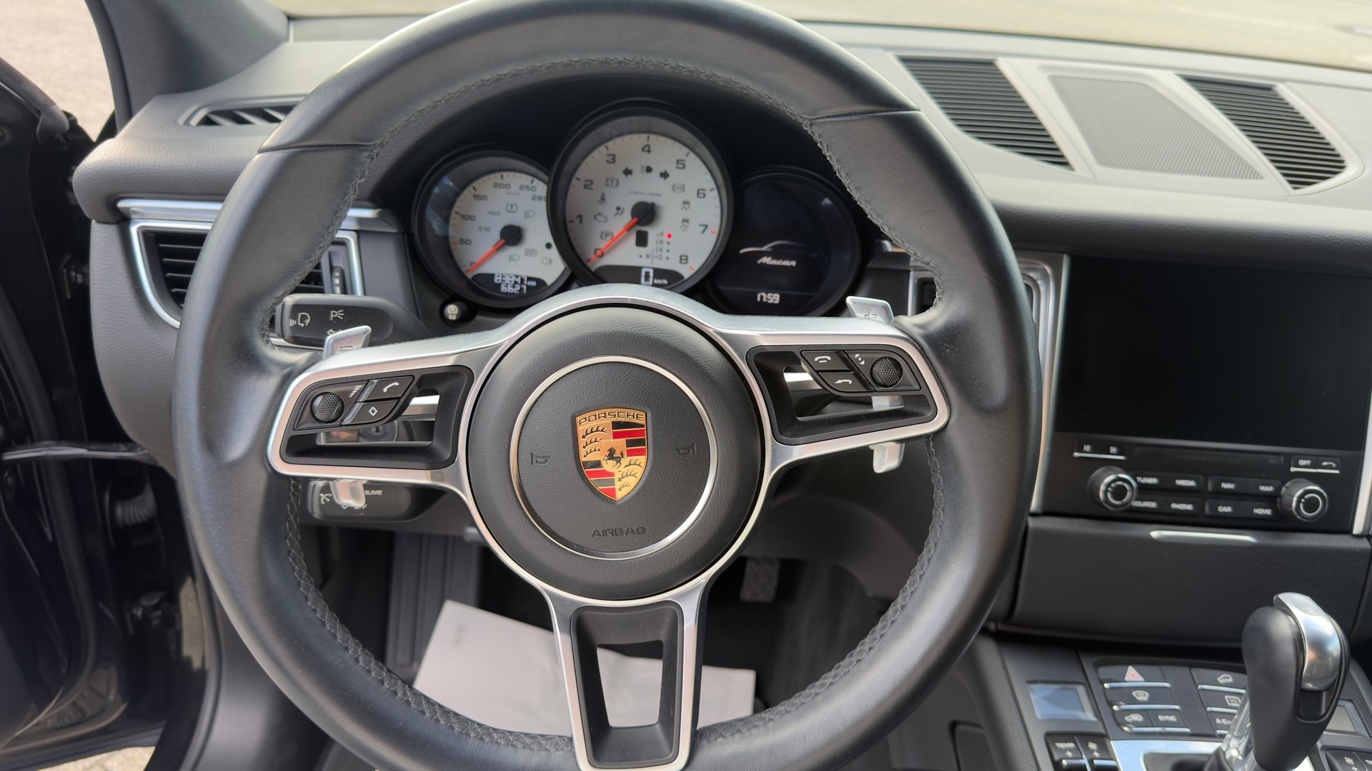 PORSCHE Macan PDK-image-9