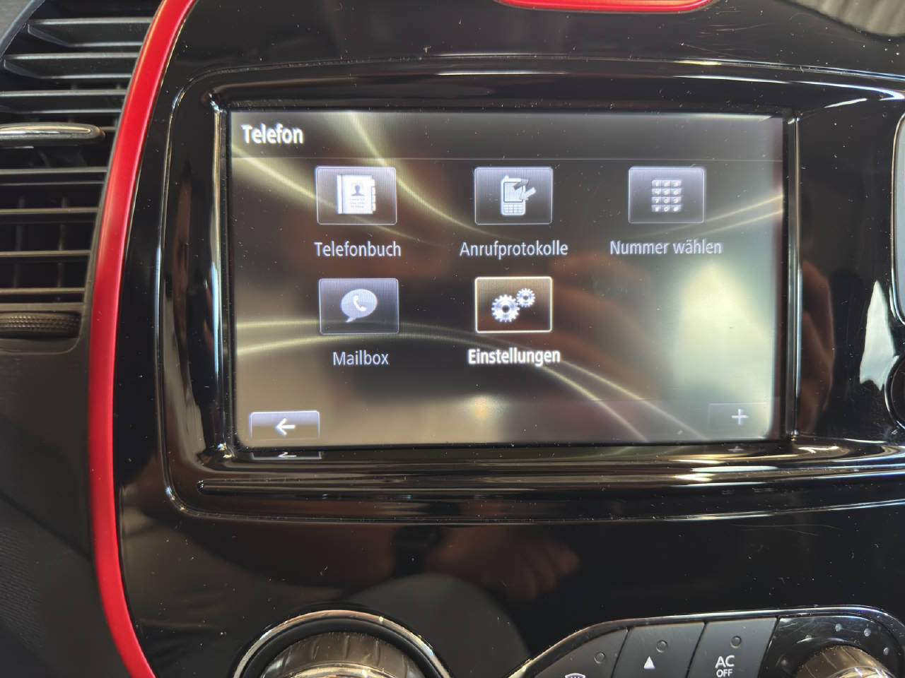 RENAULT Captur 1.2 TCe Helly Hansen EDC-image-13