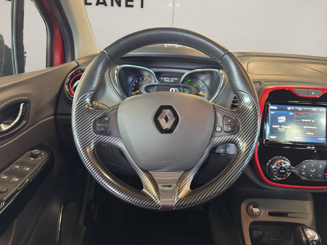 RENAULT Captur 1.2 TCe Helly Hansen EDC-image-8