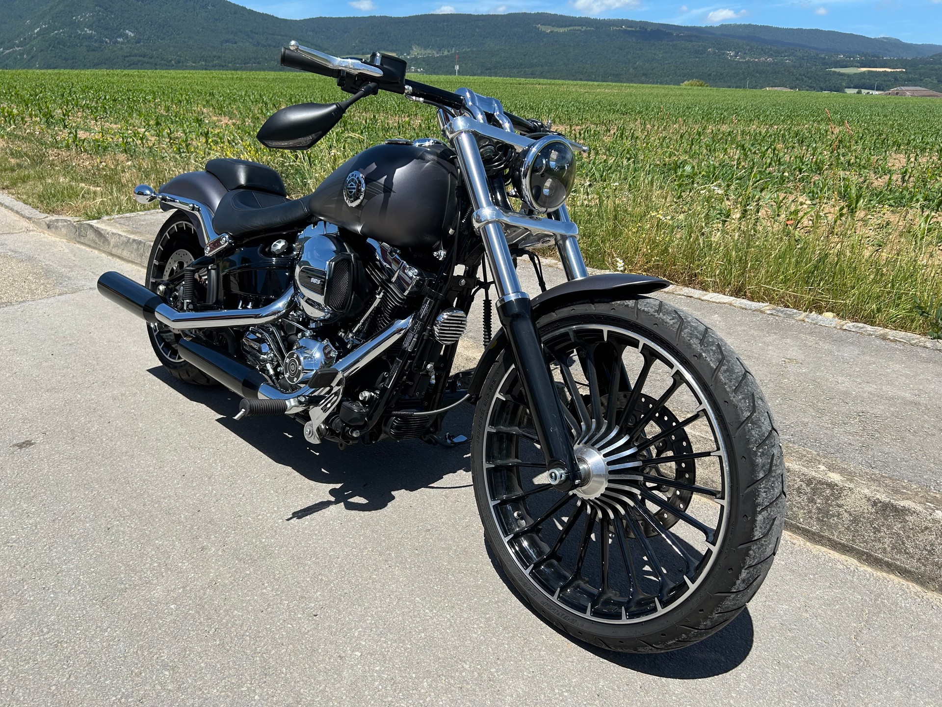 HARLEY-DAVIDSON FXSB Breakout 103 ABS