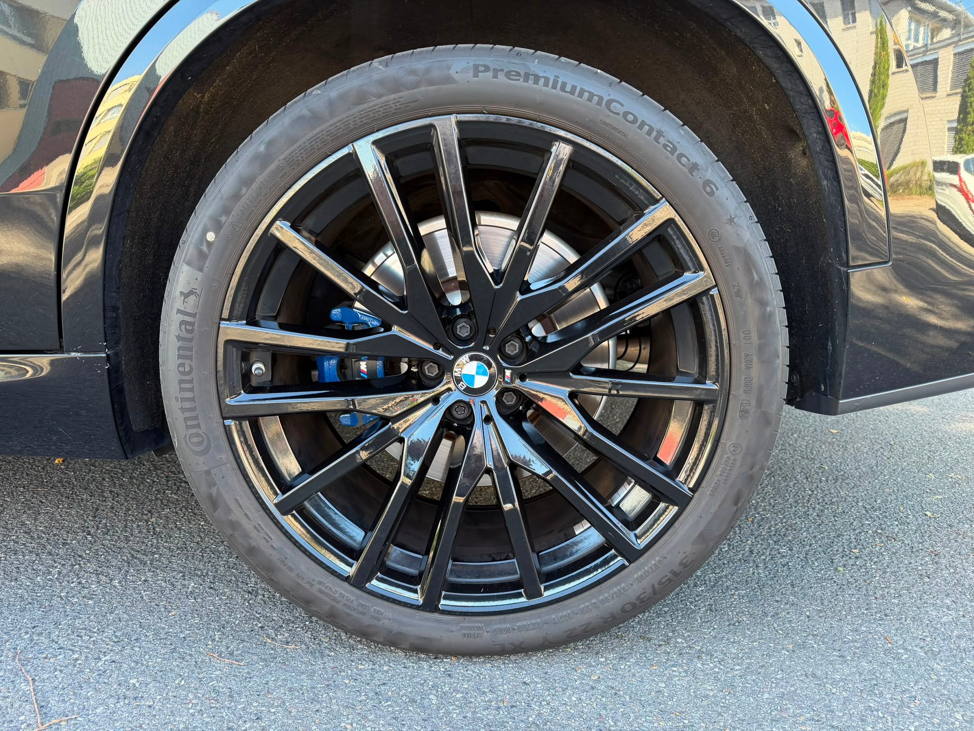 BMW xDrive40d-image-4