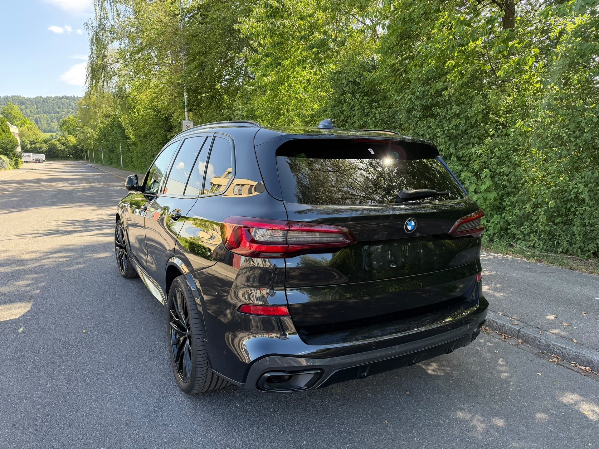BMW xDrive40d-image-2