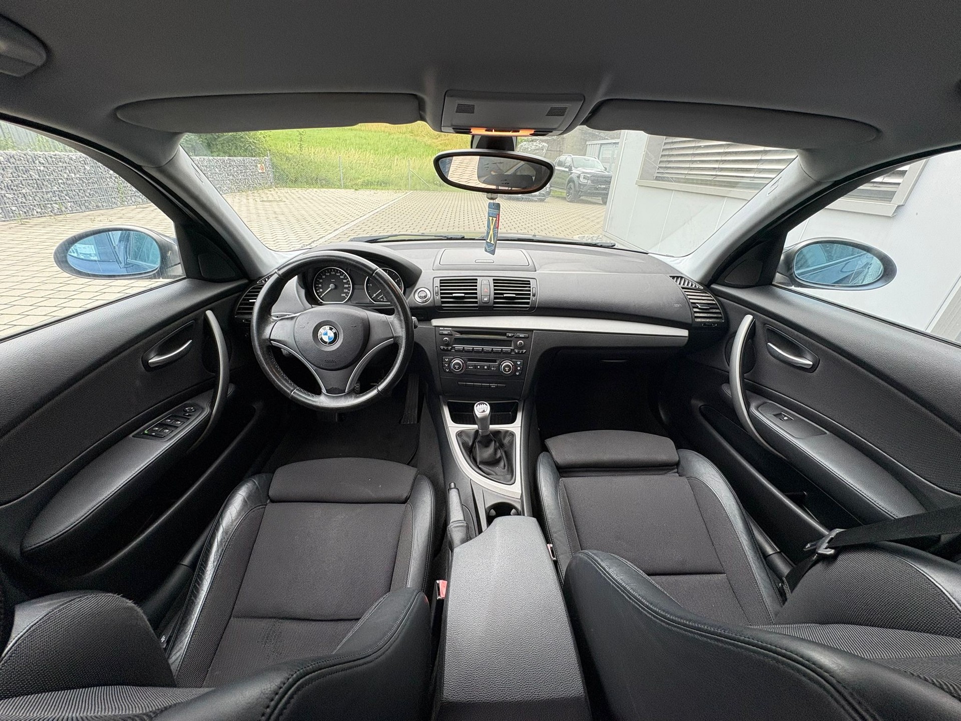 BMW 118d-image-4
