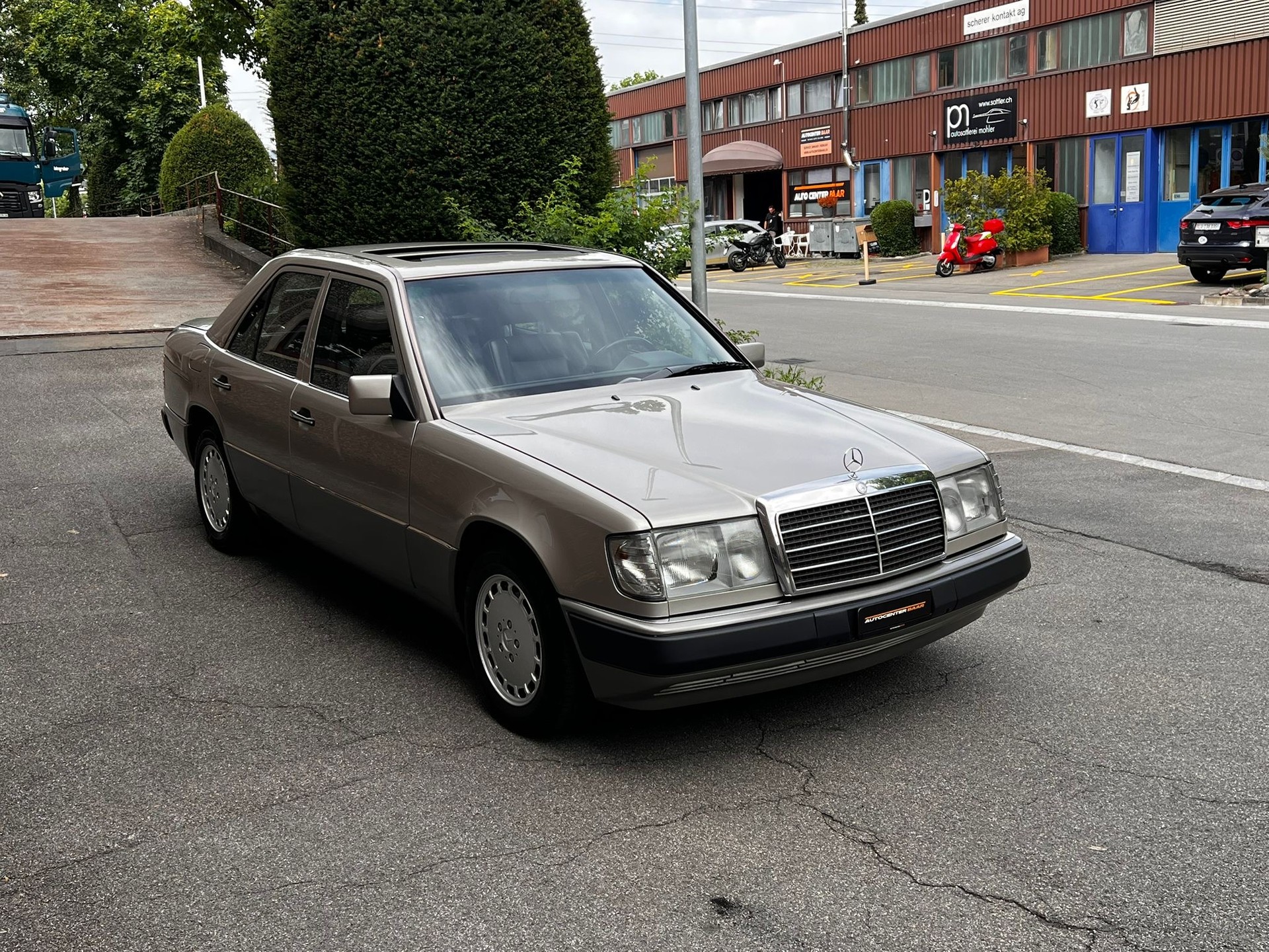 MERCEDES-BENZ 300 E 4-Matic Automatic-image-3