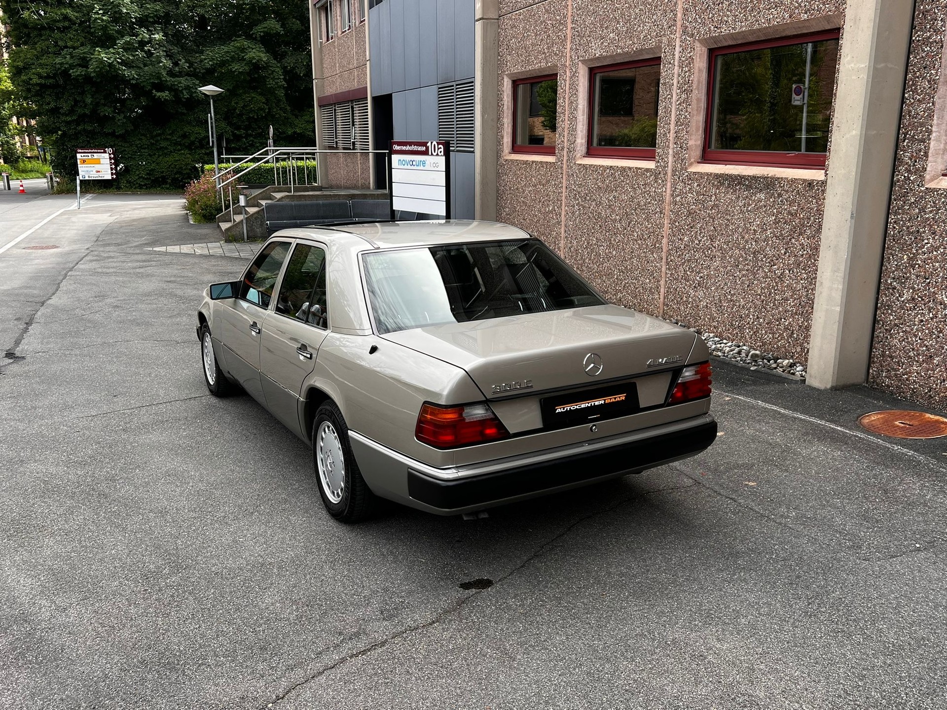 MERCEDES-BENZ 300 E 4-Matic Automatic-image-6