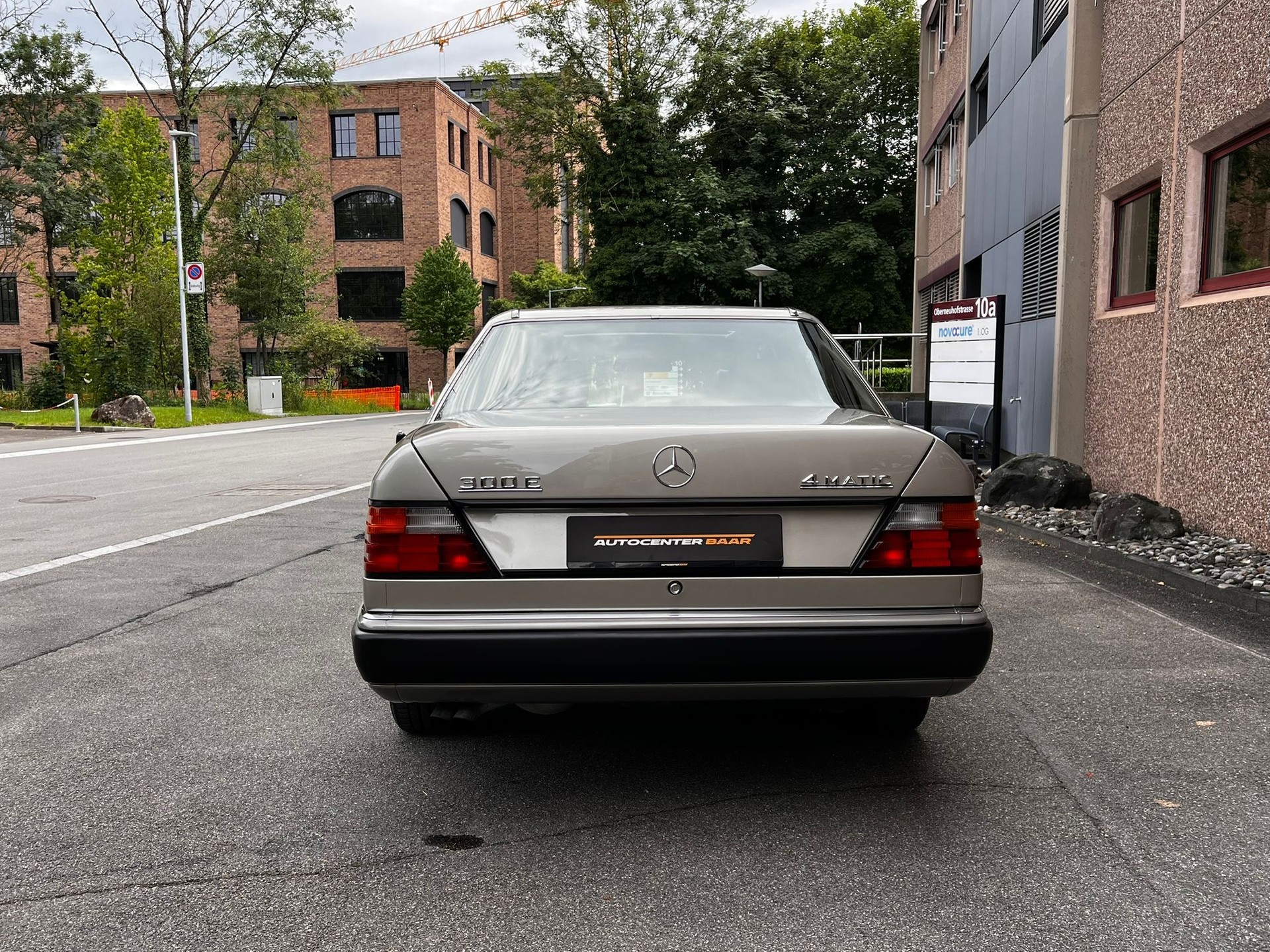 MERCEDES-BENZ 300 E 4-Matic Automatic-image-5