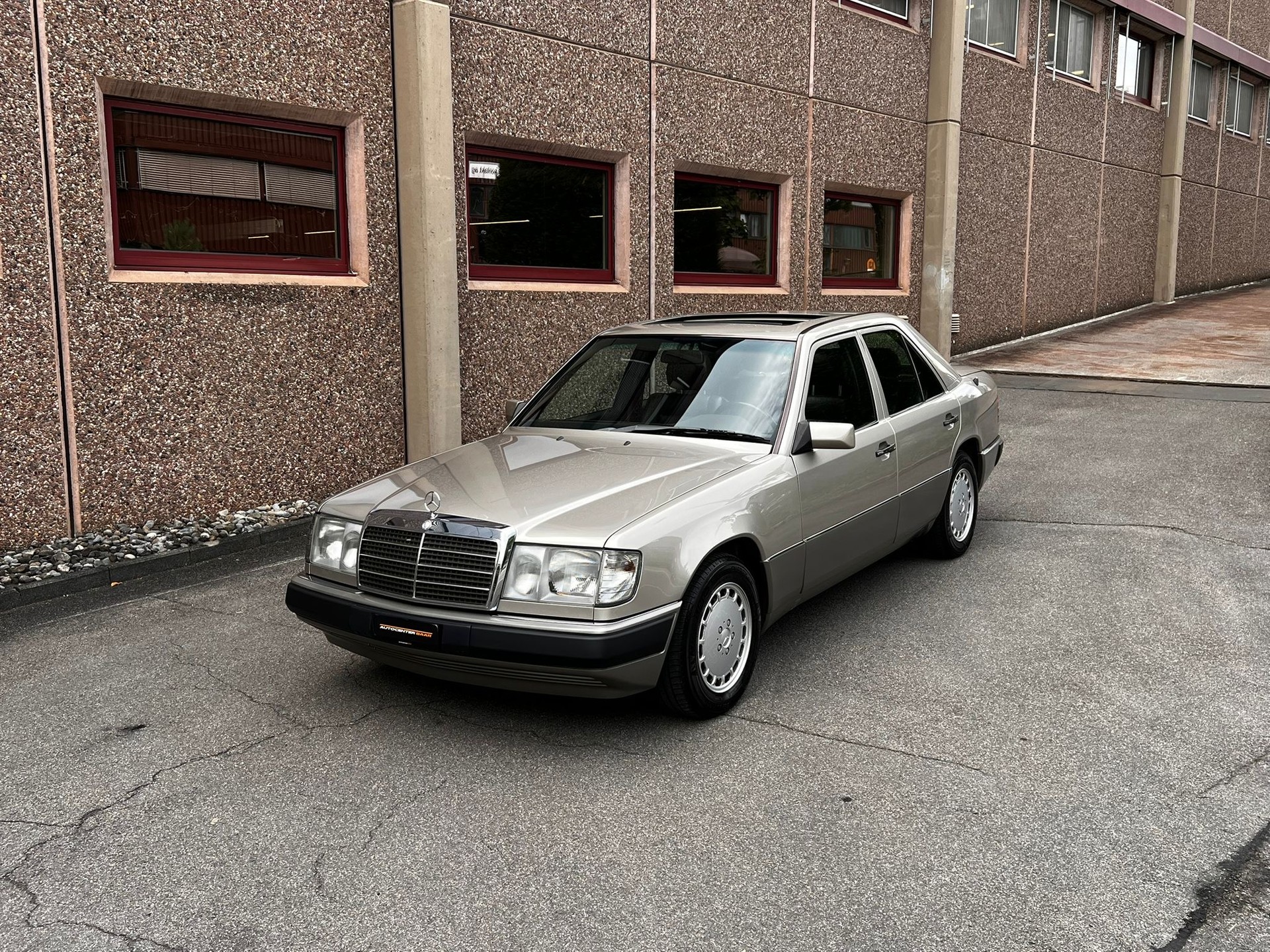 MERCEDES-BENZ 300 E 4-Matic Automatic-image-0