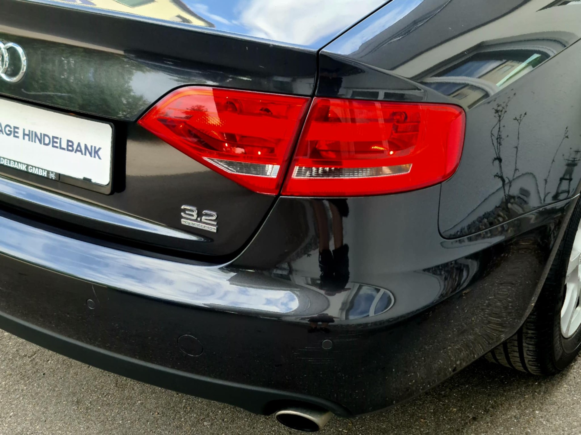 AUDI A4 Limousine 3.2 FSI quattro-image-8