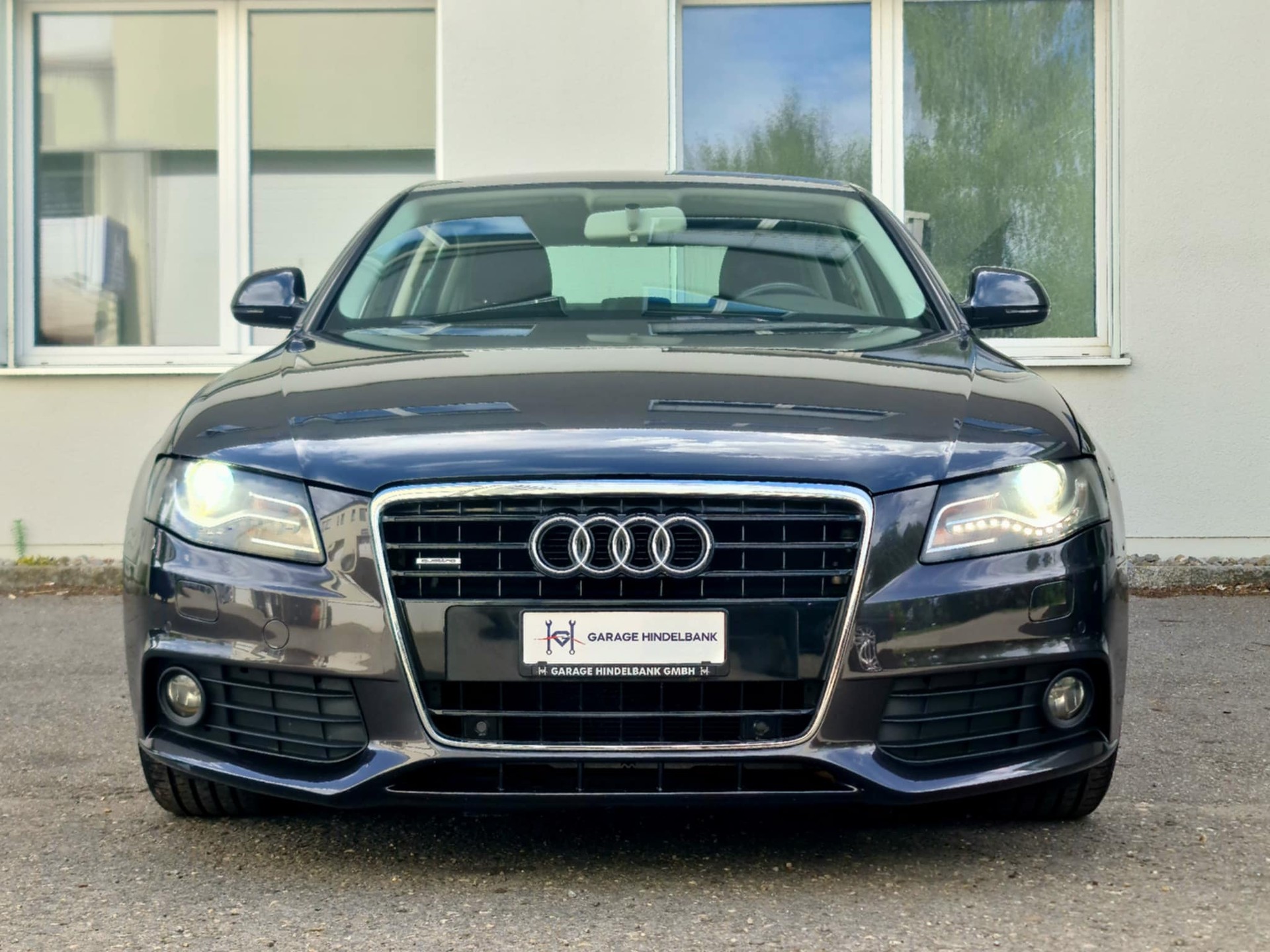 AUDI A4 Limousine 3.2 FSI quattro-image-2