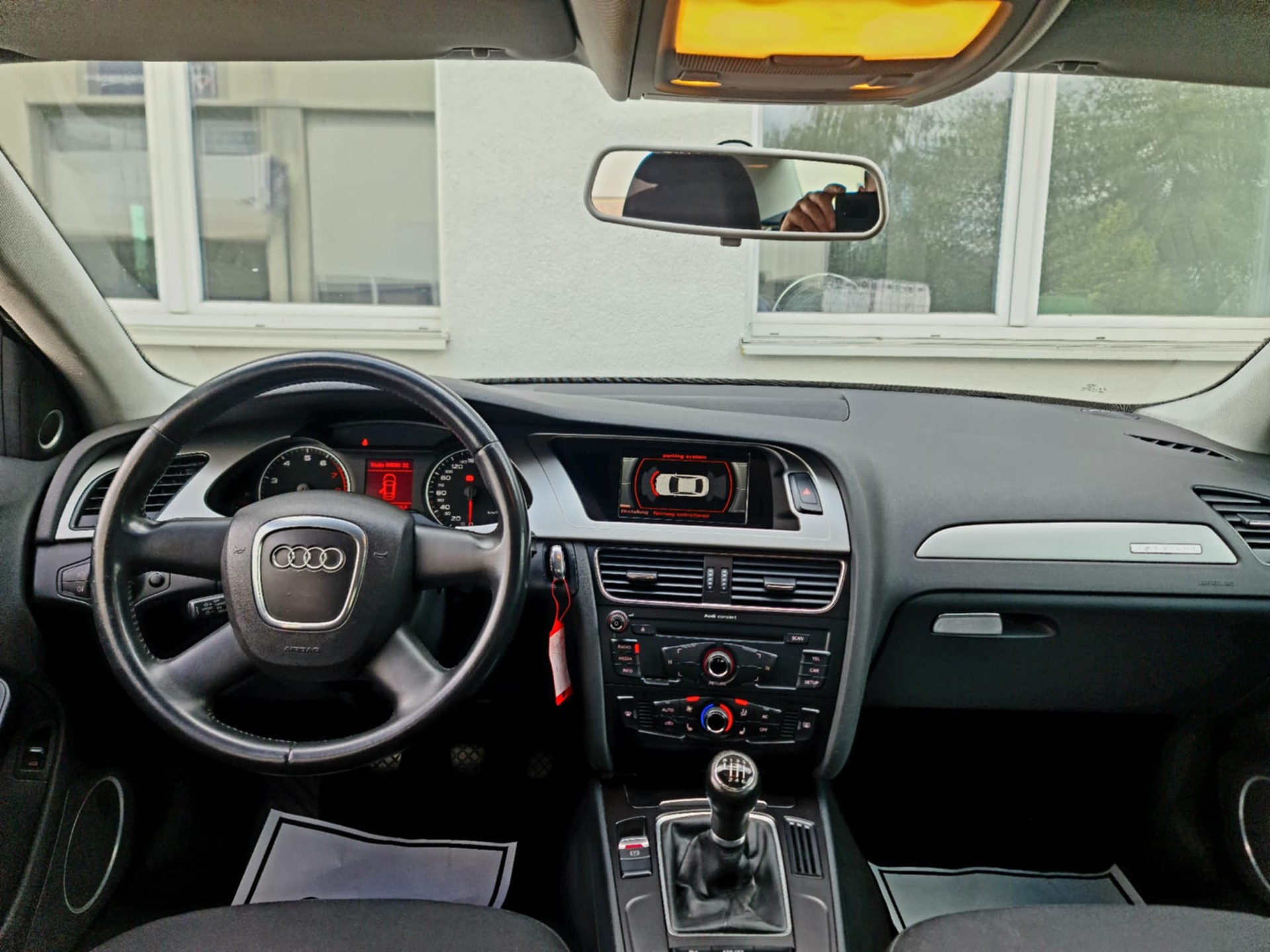 AUDI A4 Limousine 3.2 FSI quattro-image-12