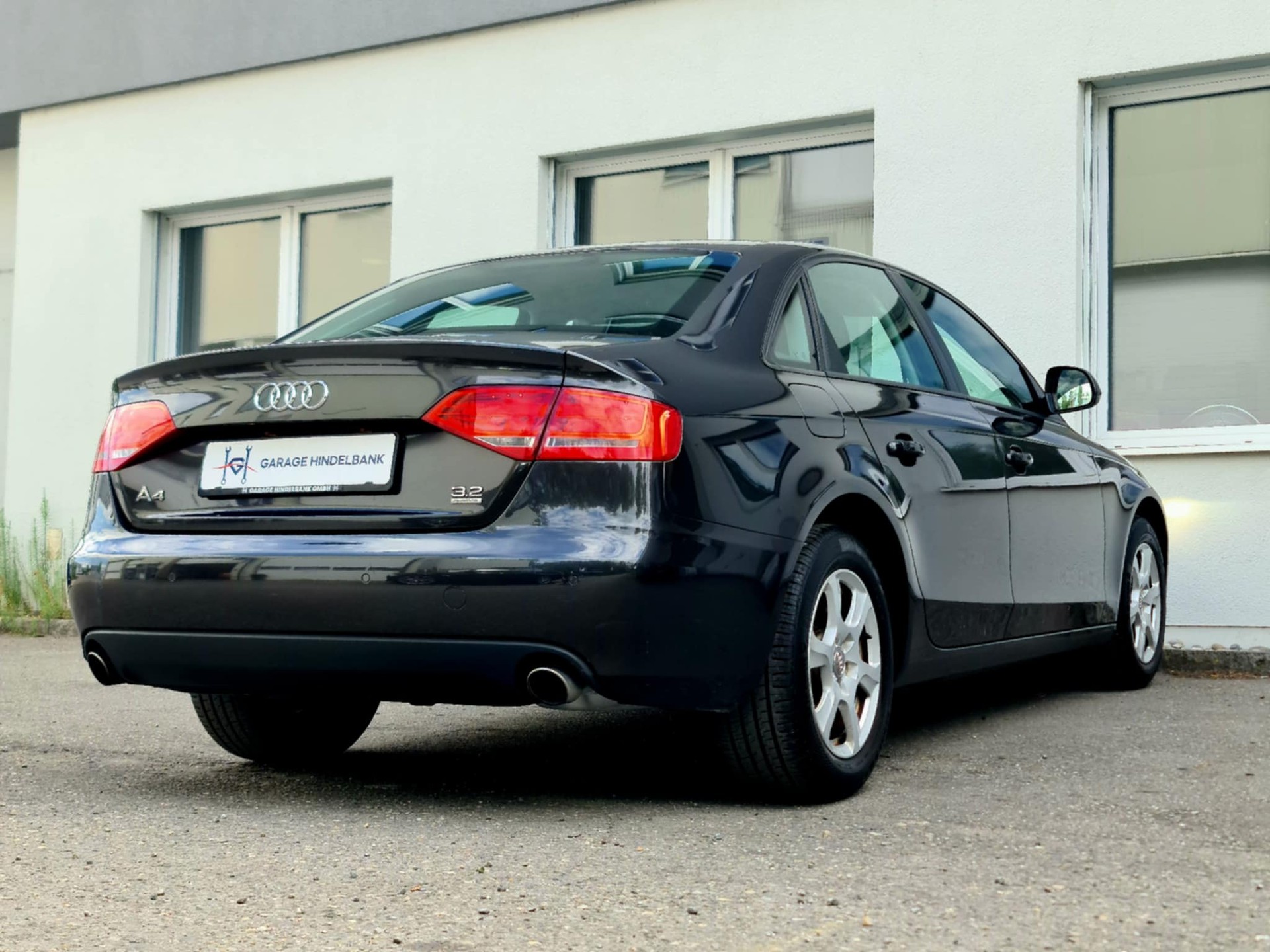 AUDI A4 Limousine 3.2 FSI quattro-image-7