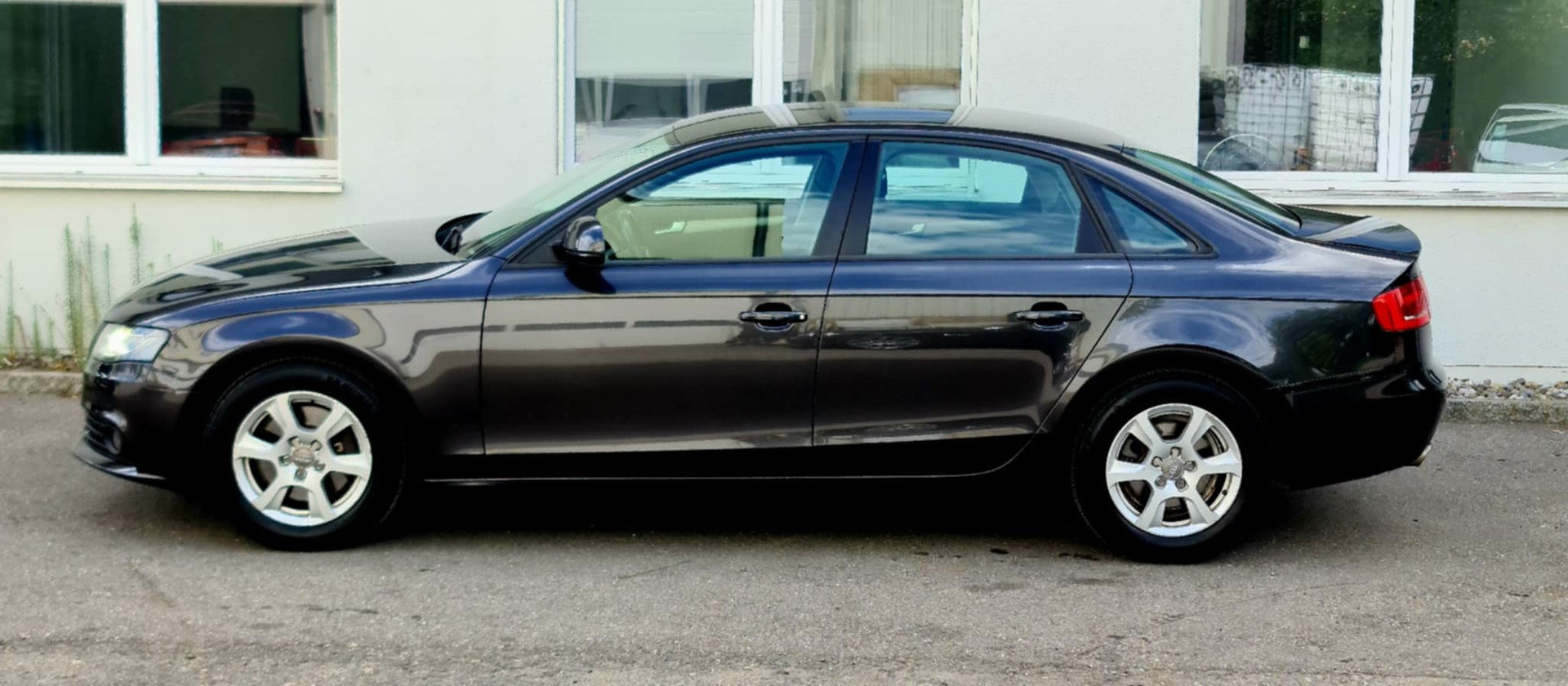 AUDI A4 Limousine 3.2 FSI quattro-image-6