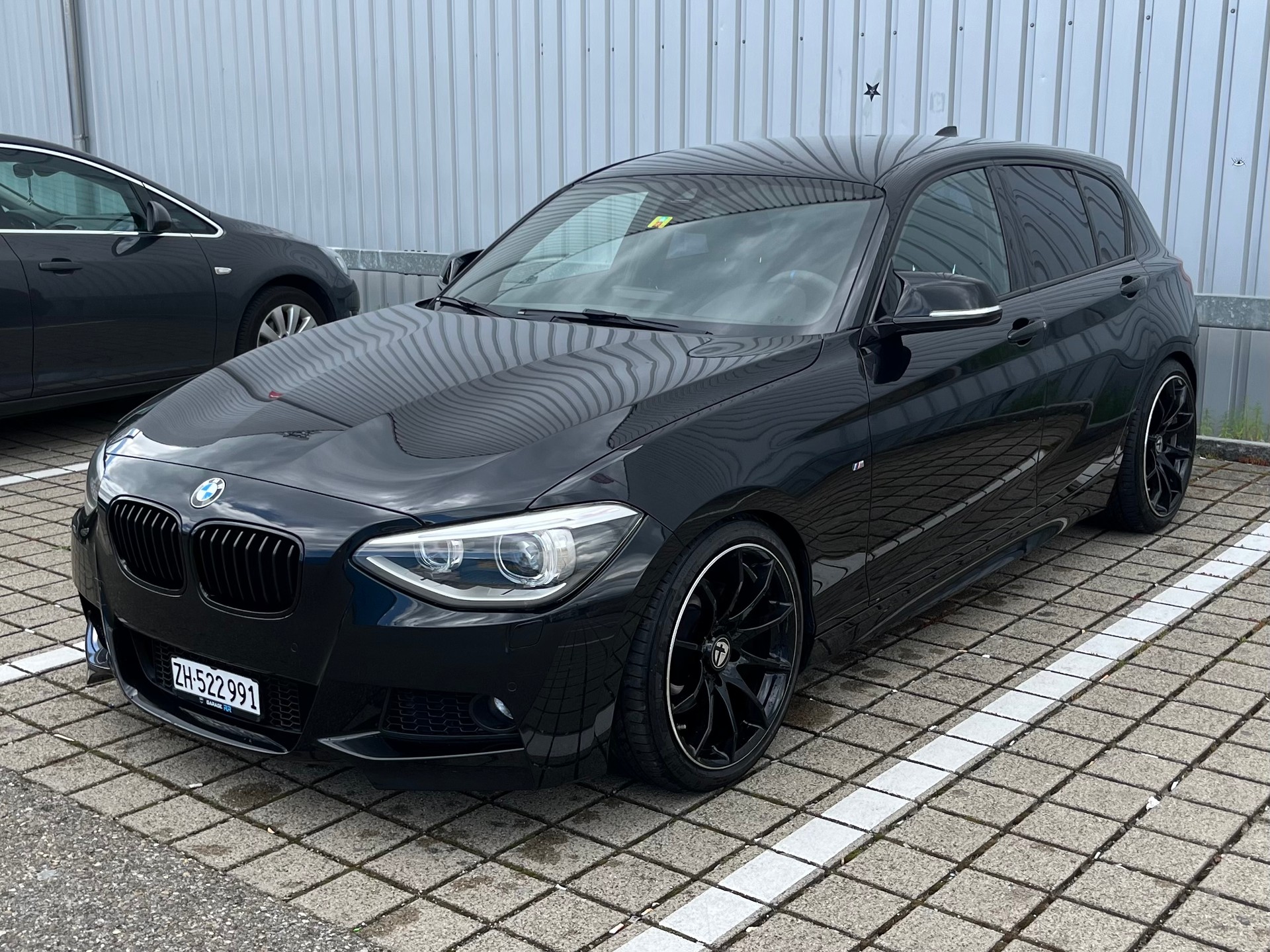 BMW 125i-image-1