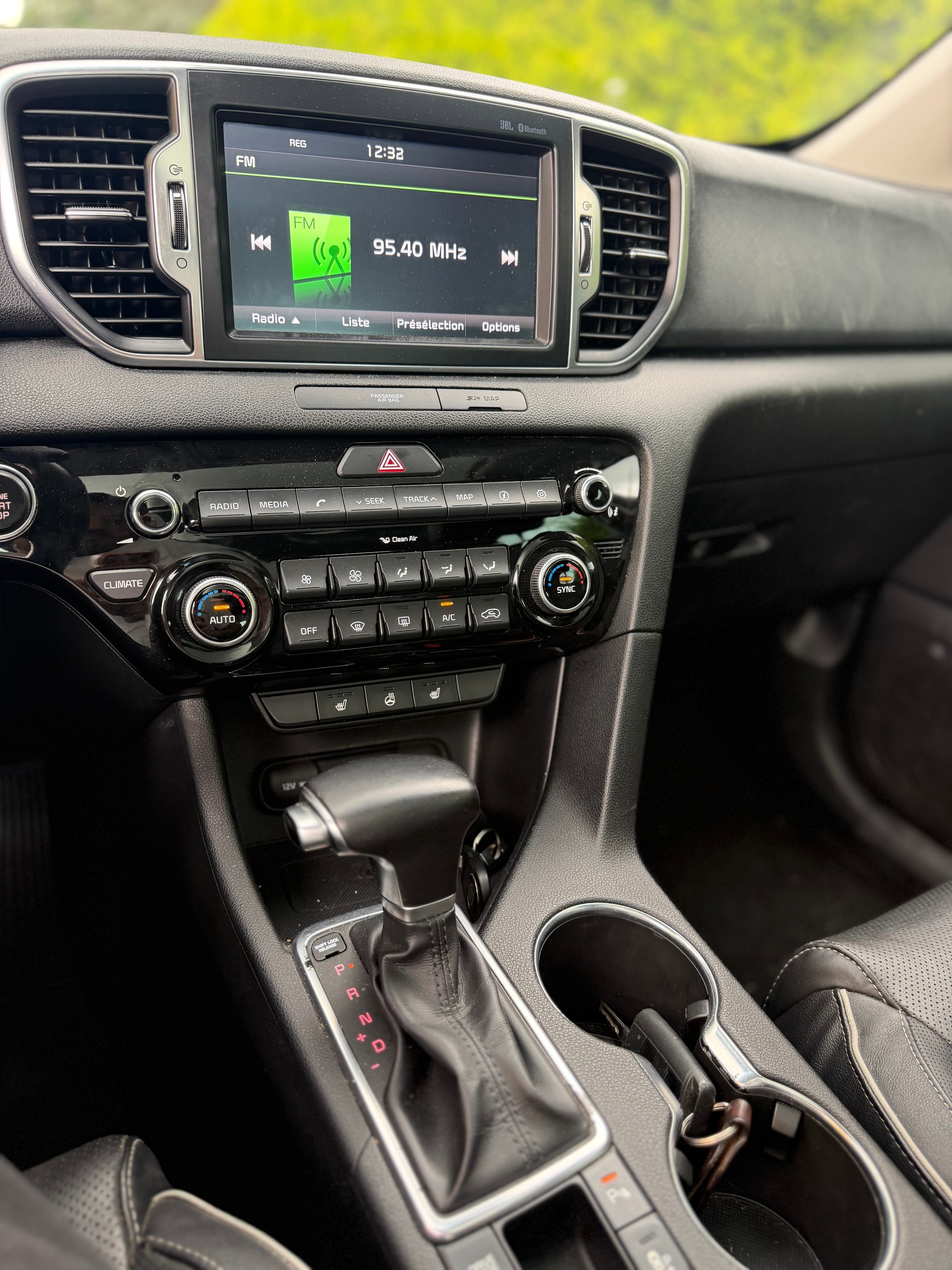 KIA Sportage 2.0CRDi Style GT Line 4WD Automat-image-9