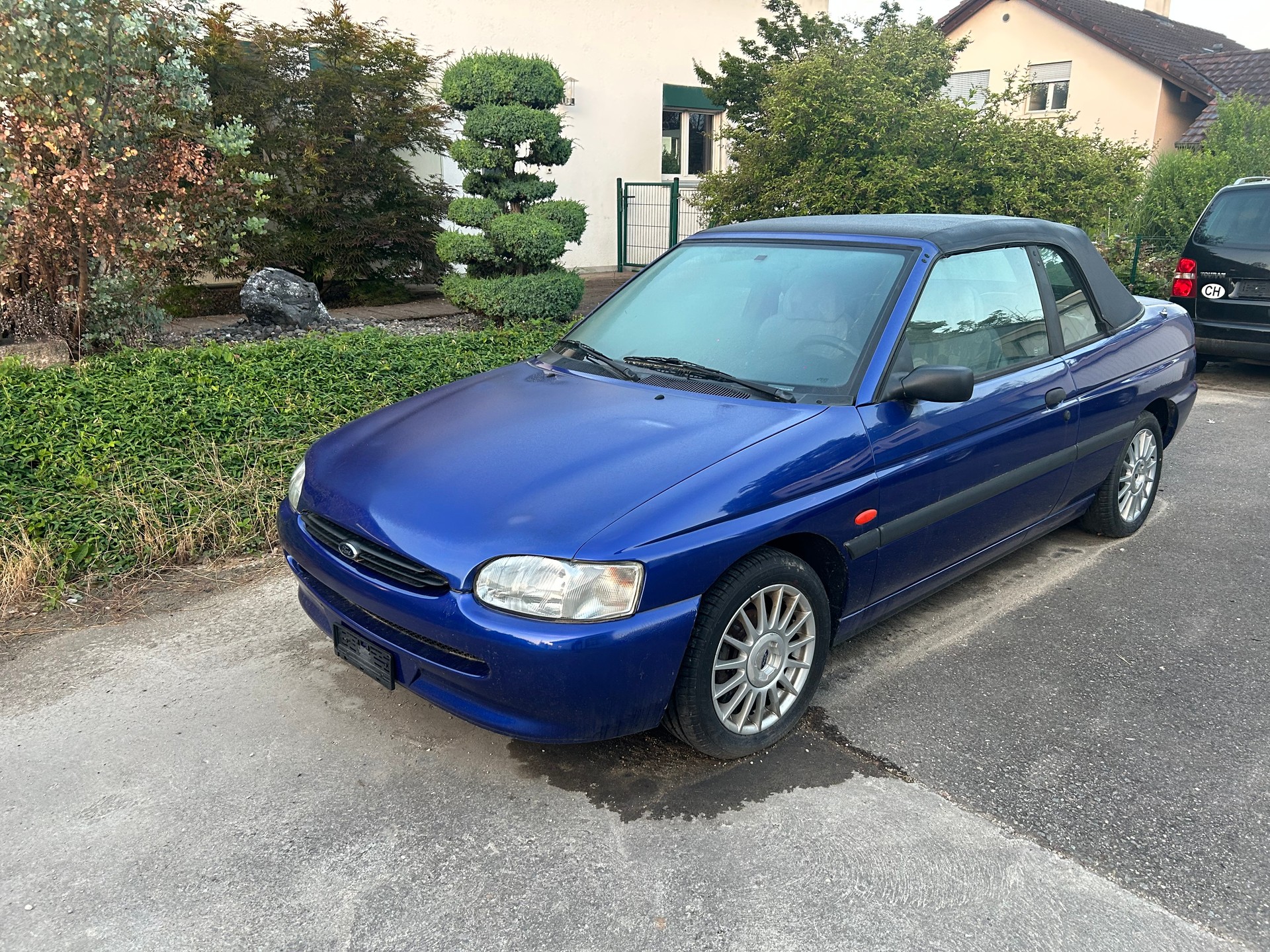 FORD Escort 1.6i 16V Azur-image-0