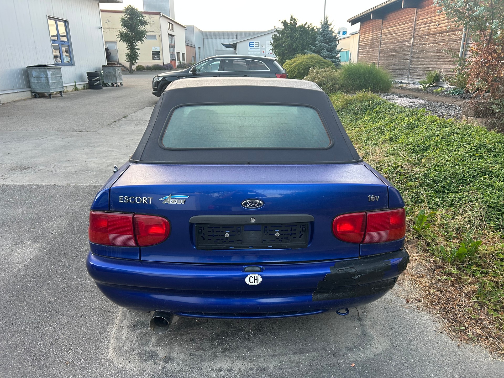 FORD Escort 1.6i 16V Azur-image-3