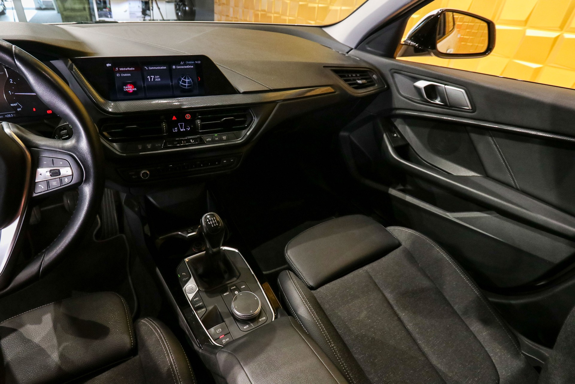 BMW 118i Sport Line-image-14