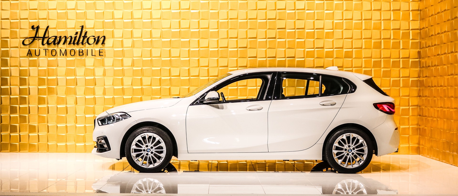 BMW 118i Sport Line-image-4
