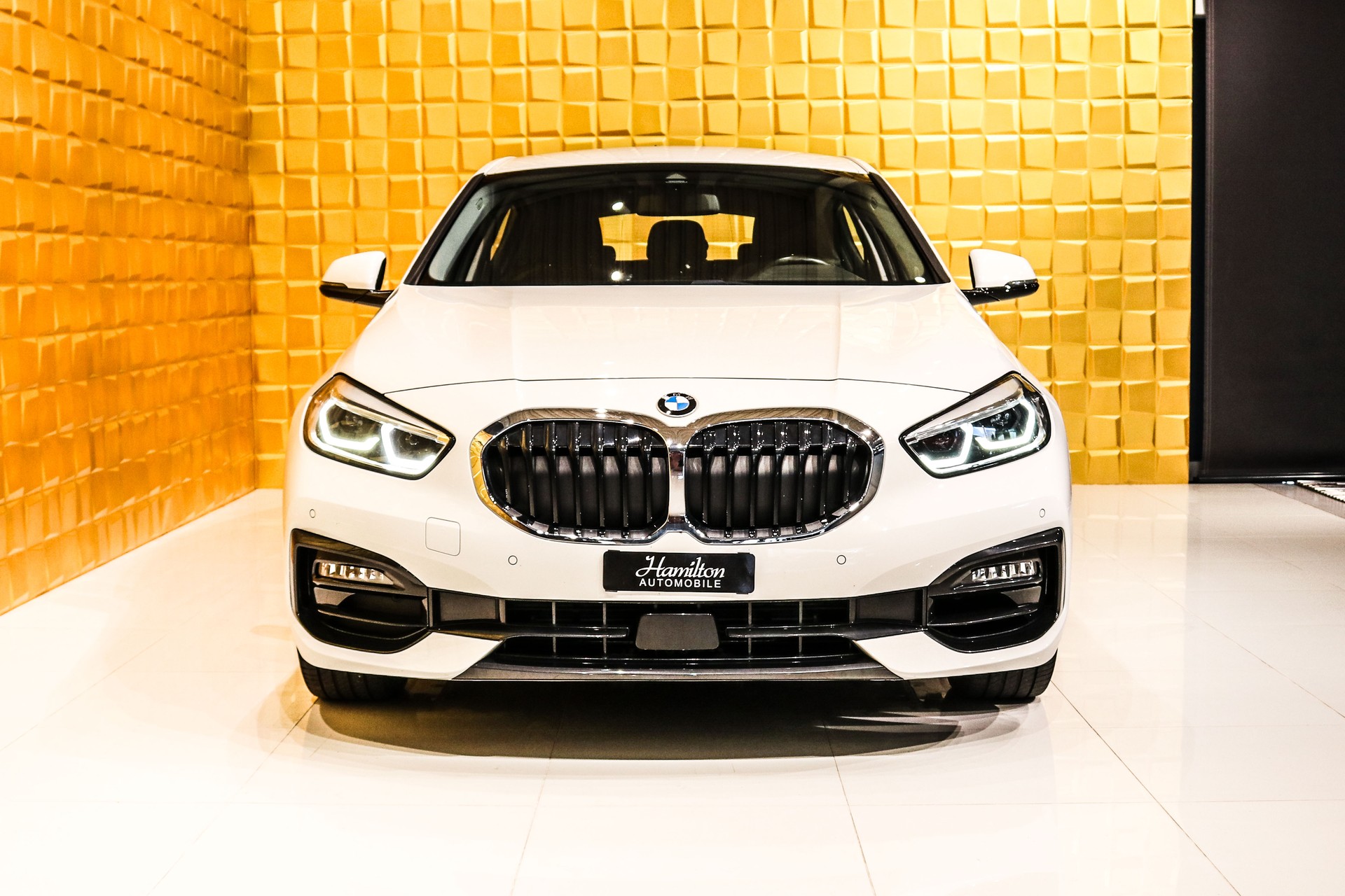 BMW 118i Sport Line-image-2