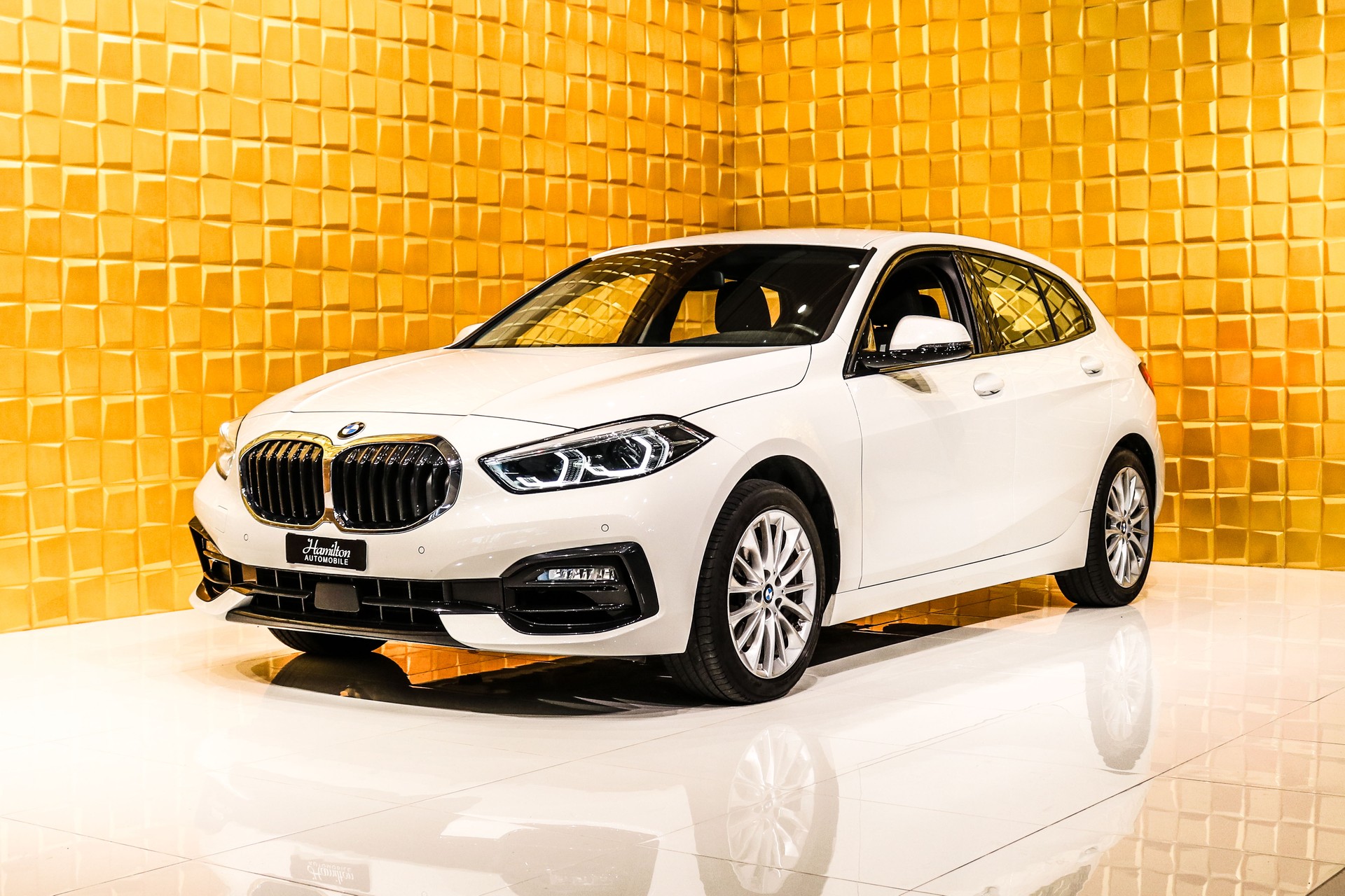 BMW 118i Sport Line-image-3