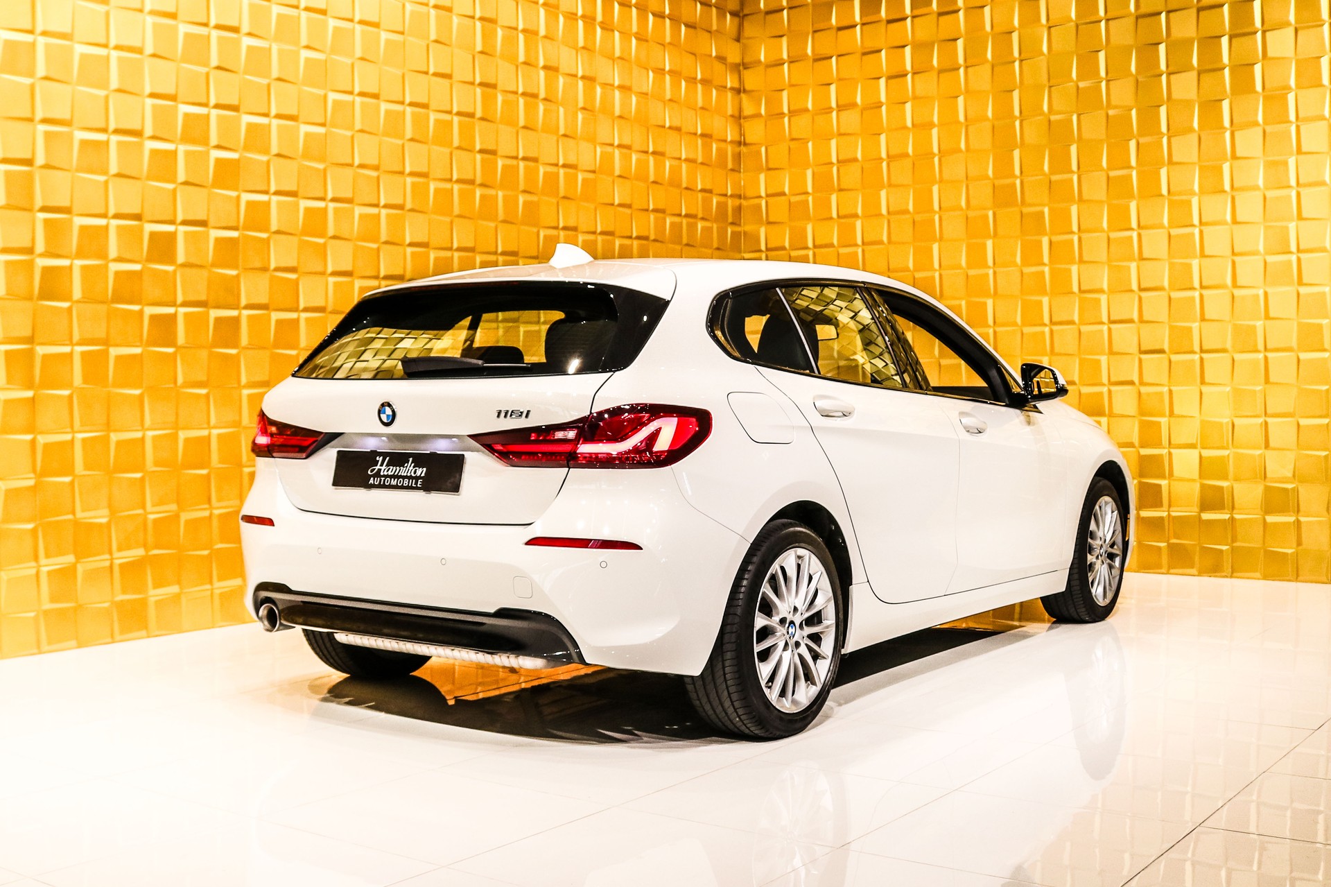 BMW 118i Sport Line-image-5