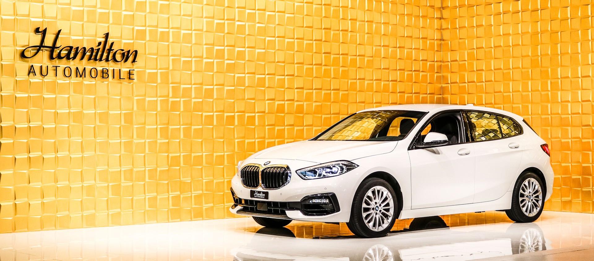 BMW 118i Sport Line-image-1