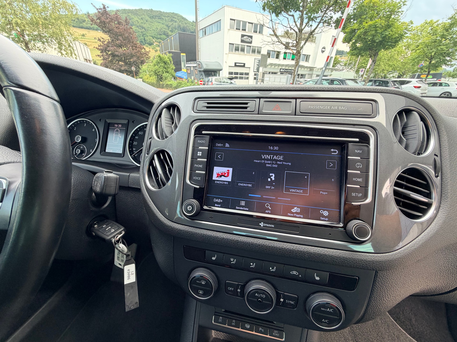VW Tiguan 2.0 TDI BlueMotion Track&Field 4Motion DSG-image-10